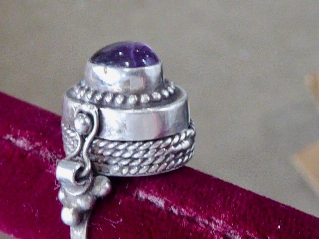 Vintage Taxco Mexico Sterling Silver Amethyst Poison Ring PILL BOX HINGED RING