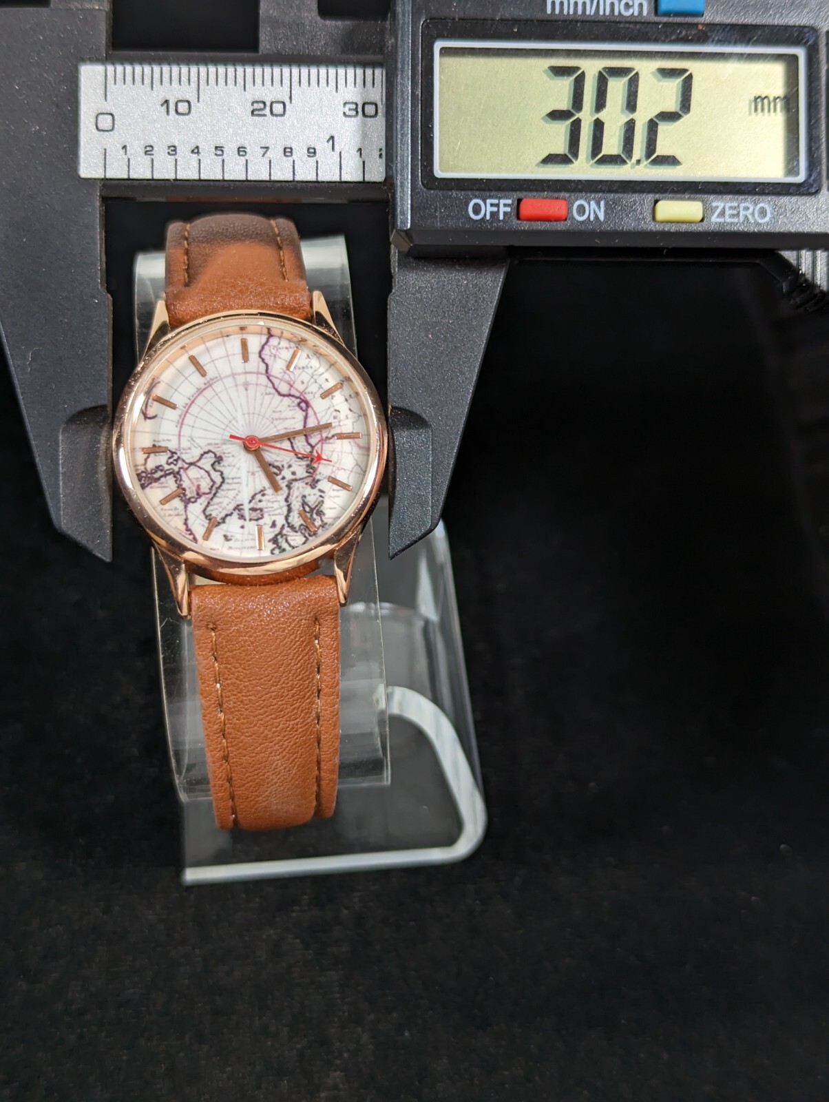Womans World Map Dial Gold Tone Case Brown Faux Leather Band Watch 7.5 Inch