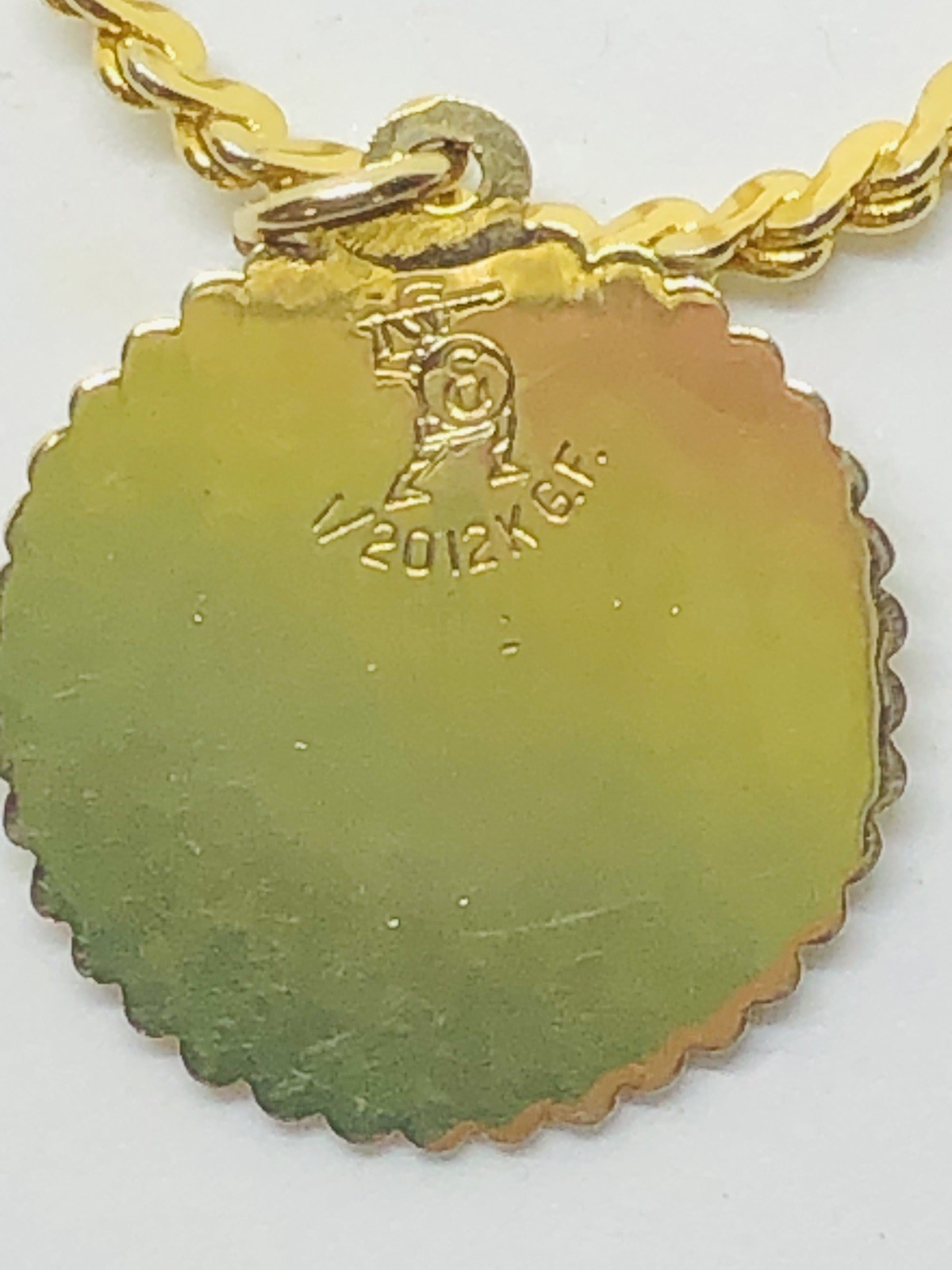 VTG ELCO 12KGF MUSIC NOTES/CLEF CHARM W/GOLD TONE SERPENTINE CHAIN