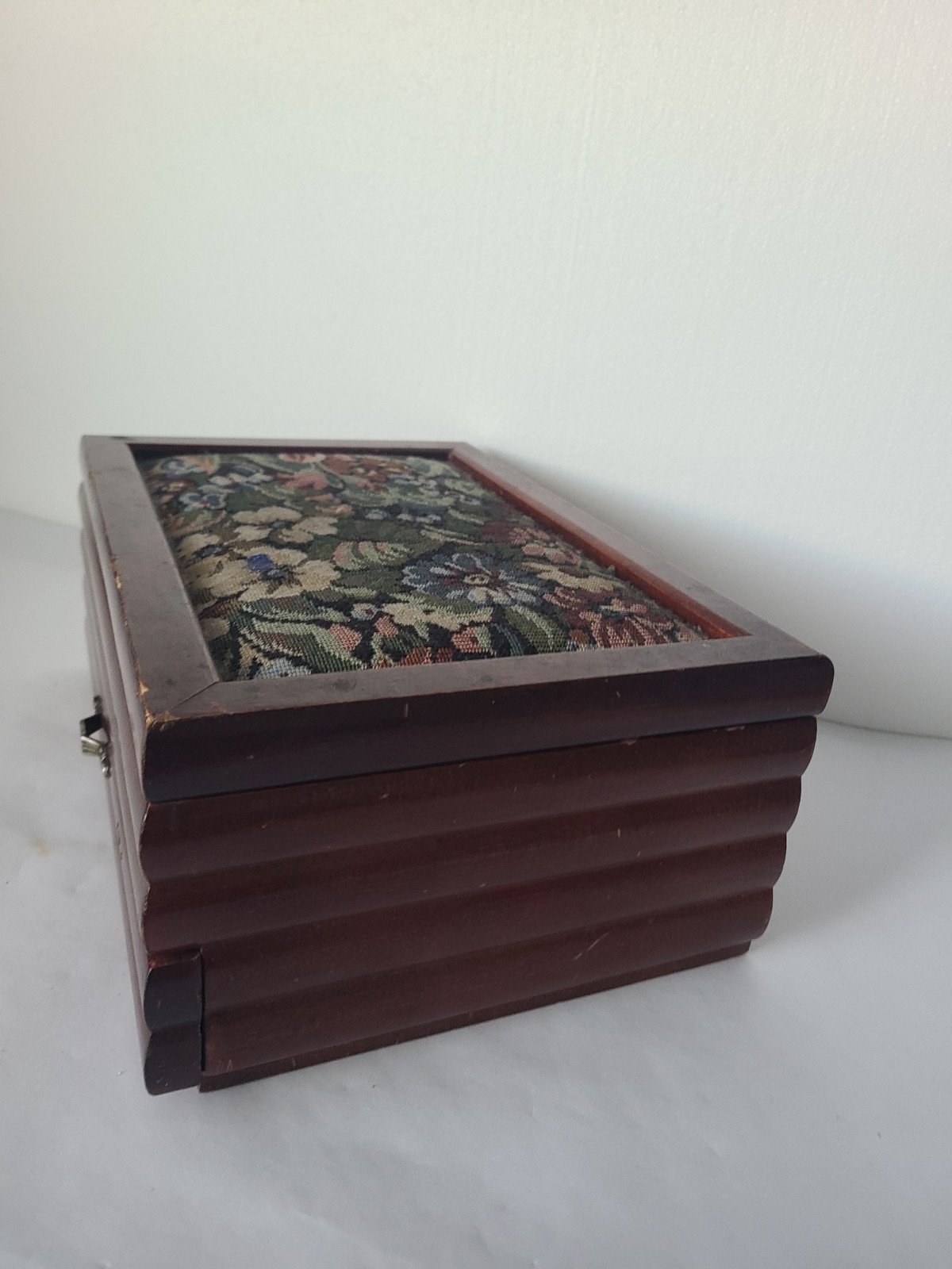 Vintage Floral Tapestry Top Wood Hinged Jewelry Box Pink Velvet Lining READ