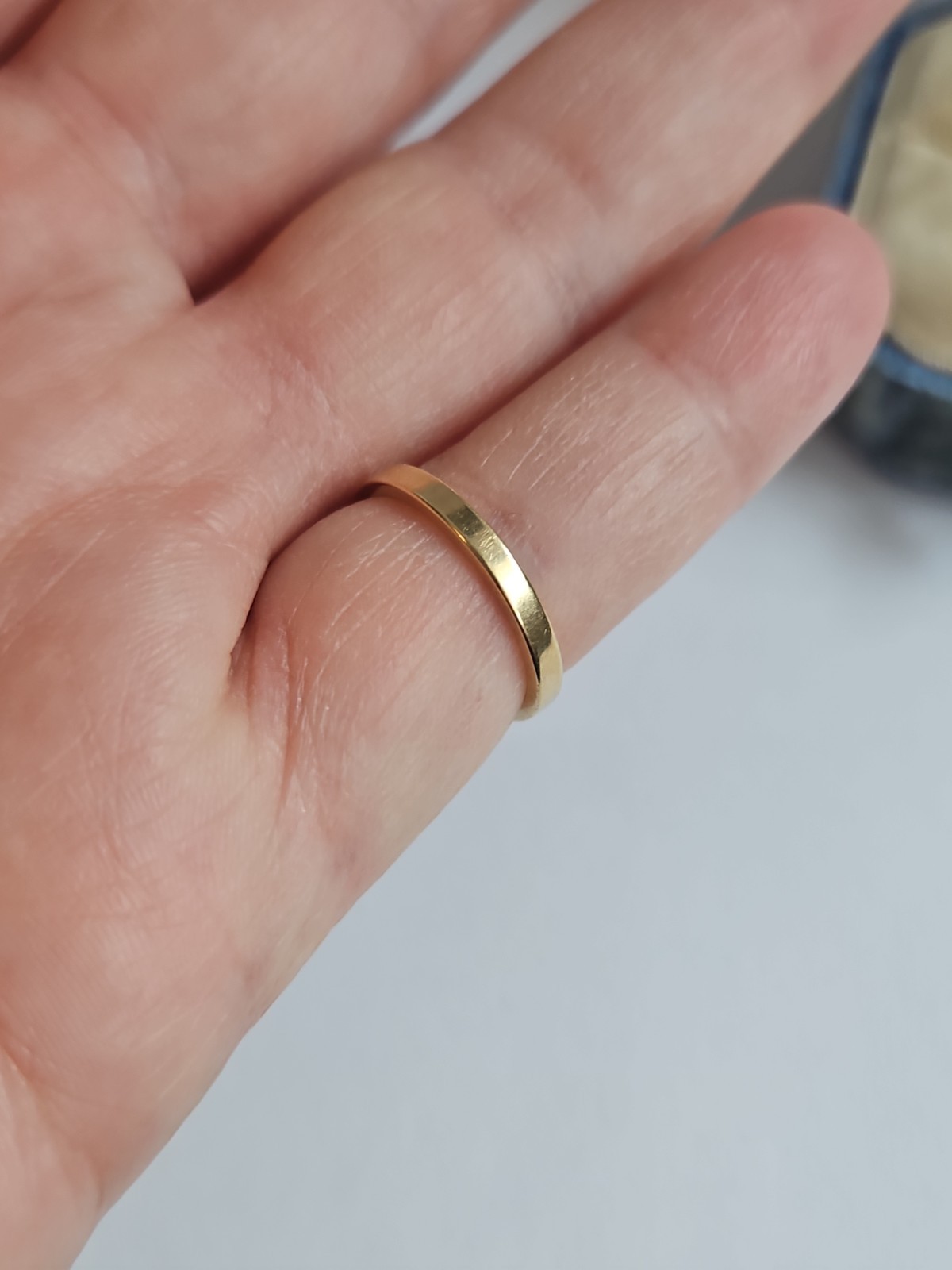 Classic 14k Yellow Gold Plain Wedding Band Pinky Ring Size 4 Weighs 1.60 Grams