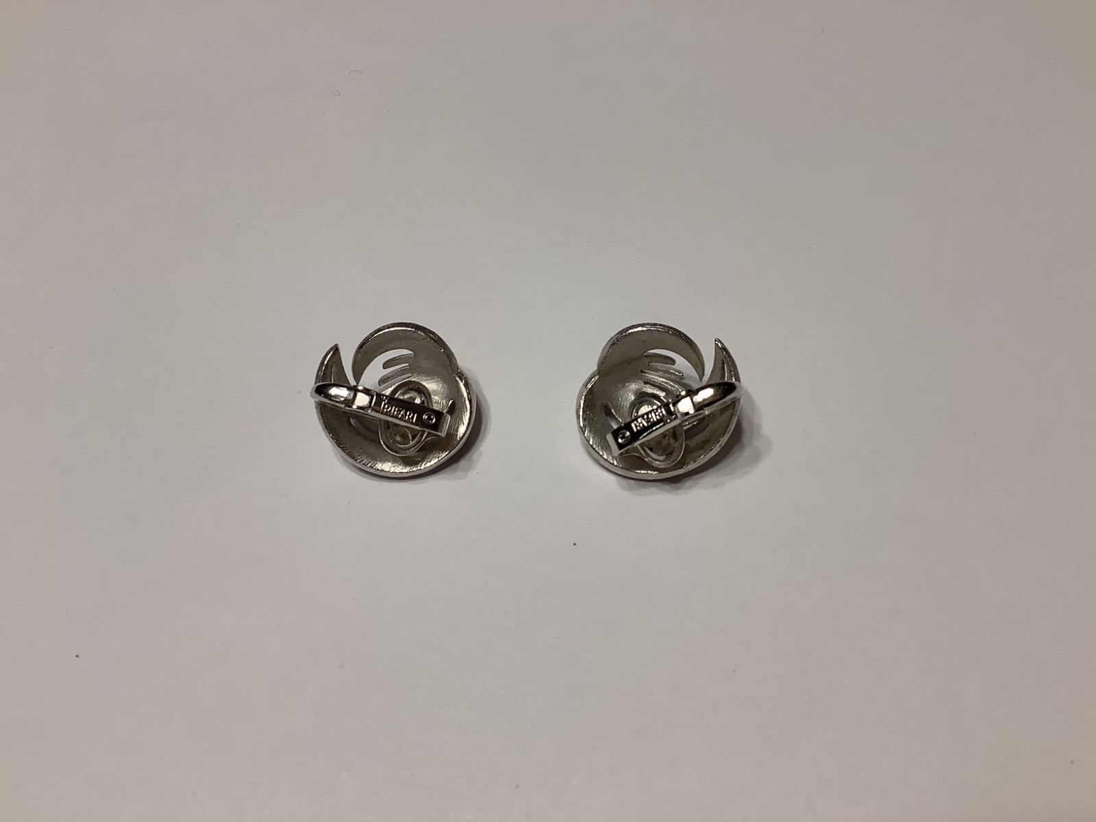 Vtg Crown Trifari Brooch & Clip On Earrings Set Silver Tone Signed Swirl Design