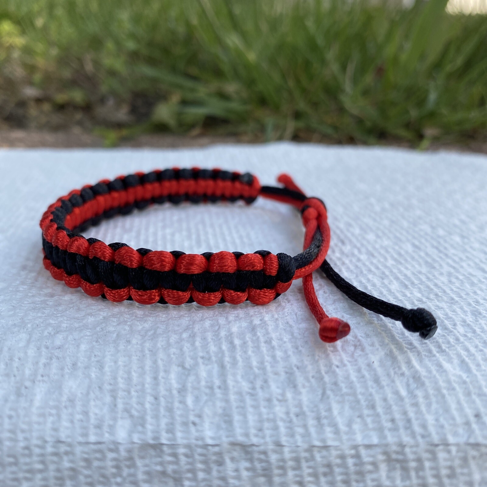 ALBANIA Bracelet Byzylyk RED BLACK Satin Rattail Cord Shamballa Nylon Macrame