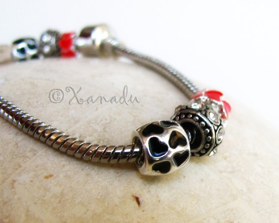 Red Hello Kitty Princess European Charm Bracelet With Black And Red Enamel Beads
