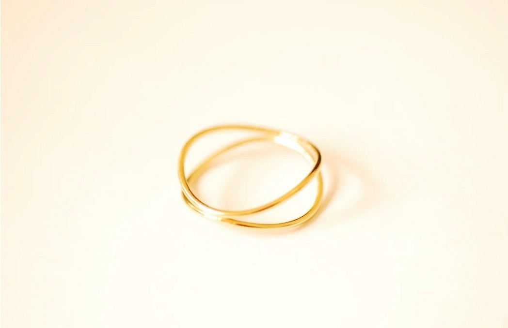 14K Gold Wave Ring. SZ: 6, 7, 8
