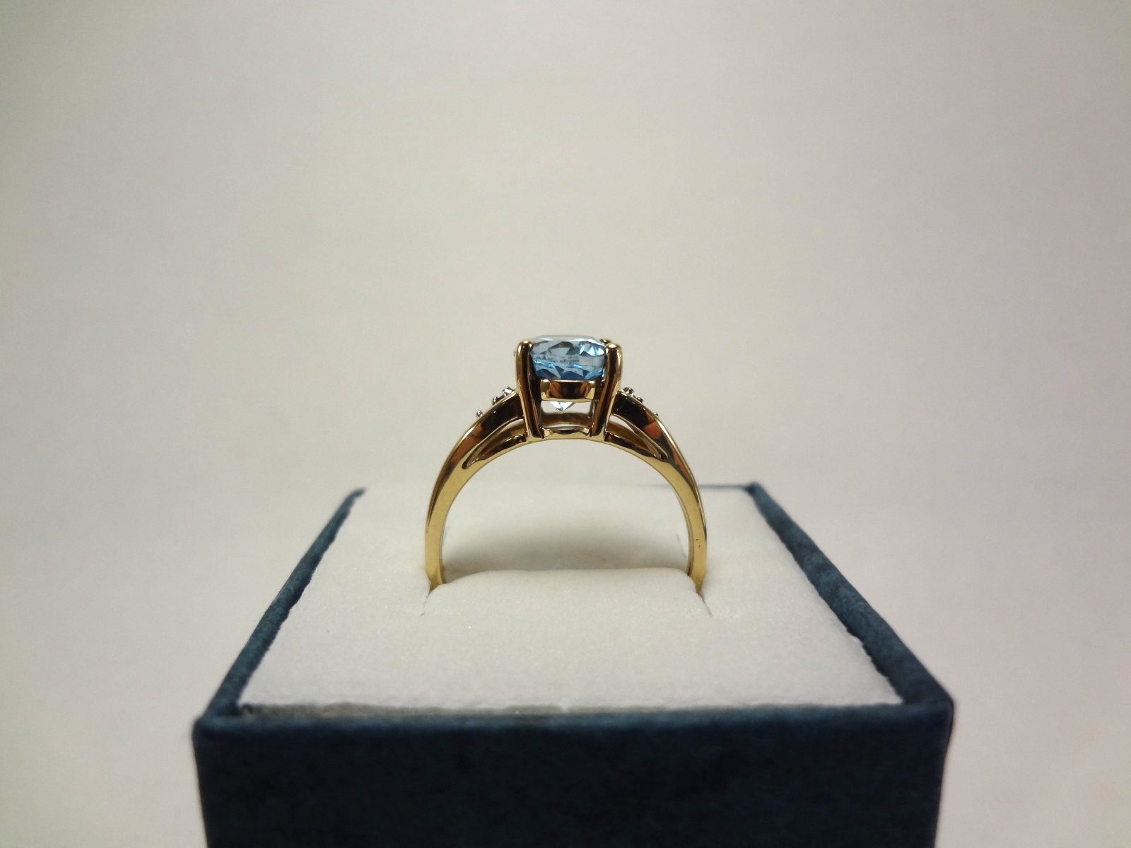 10K SOLID GOLD – SWISS BLUE TOPAZ AND DIAMOND RING – 3.10 GRAMS – SIZE 7.0 – F95