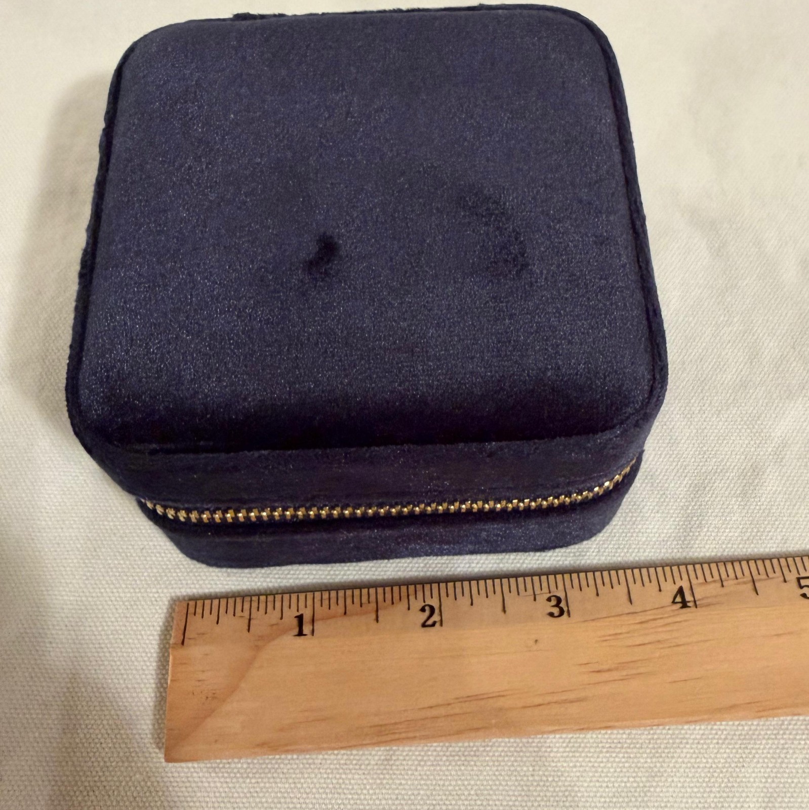 Benevolence LA Travel Jewelry Organizer Velvet Zip Case Ring Storage Blue