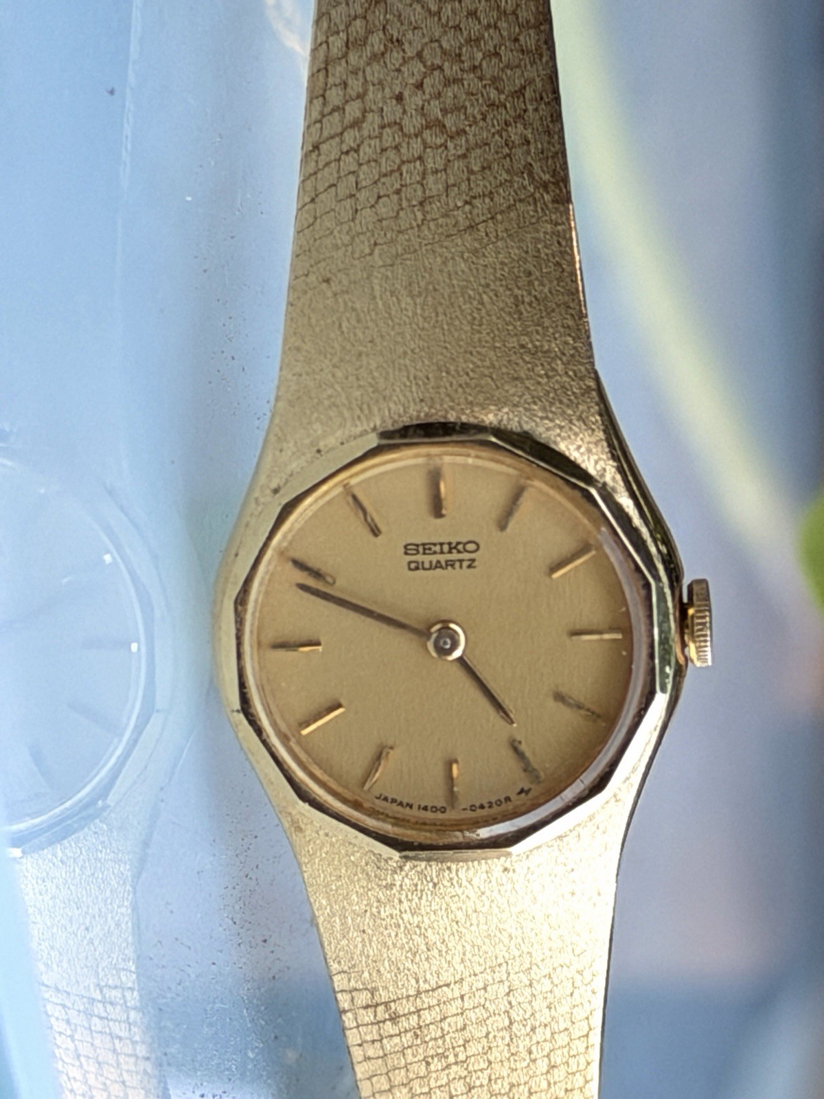 Vintage Seiko 1400-0089 Women’s Gold Tone Quartz Mesh Watch Needs Battery