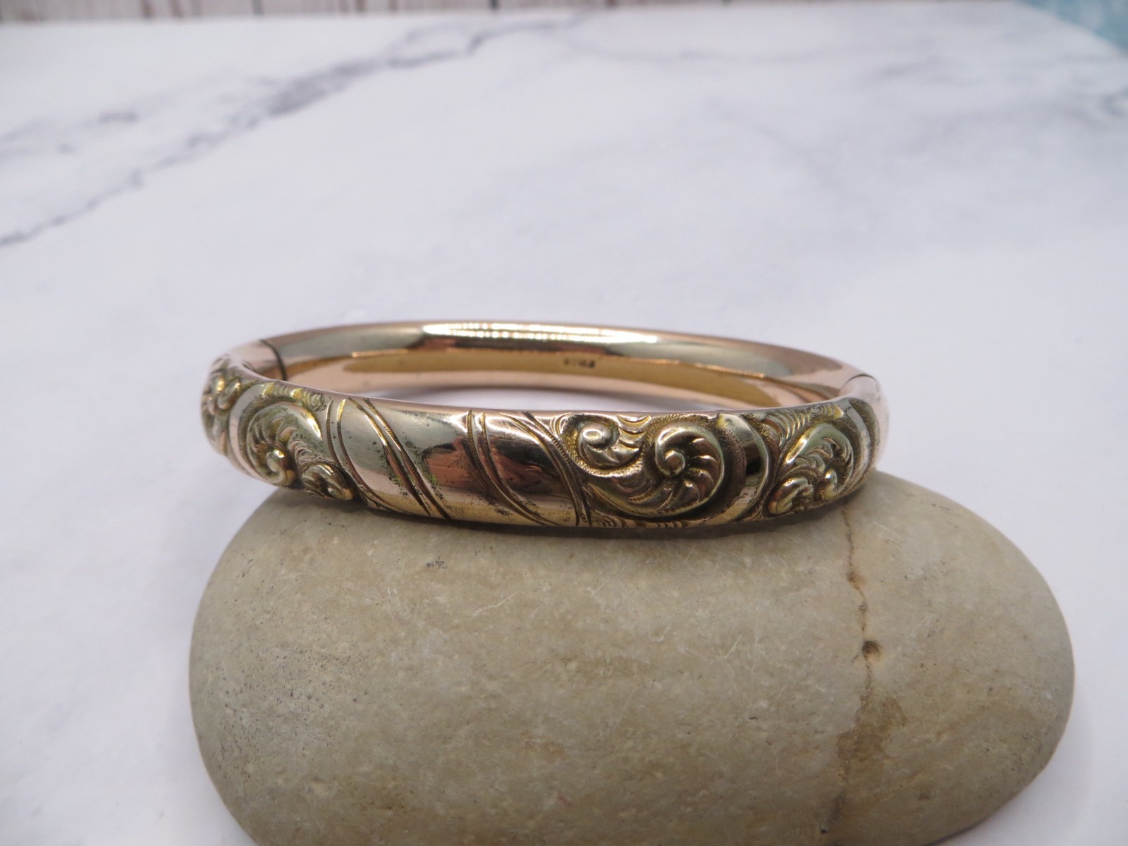 Antique Art Nouveau Yellow Gold Filled Hinged Bangle Bracelet Swirl Leaf #116