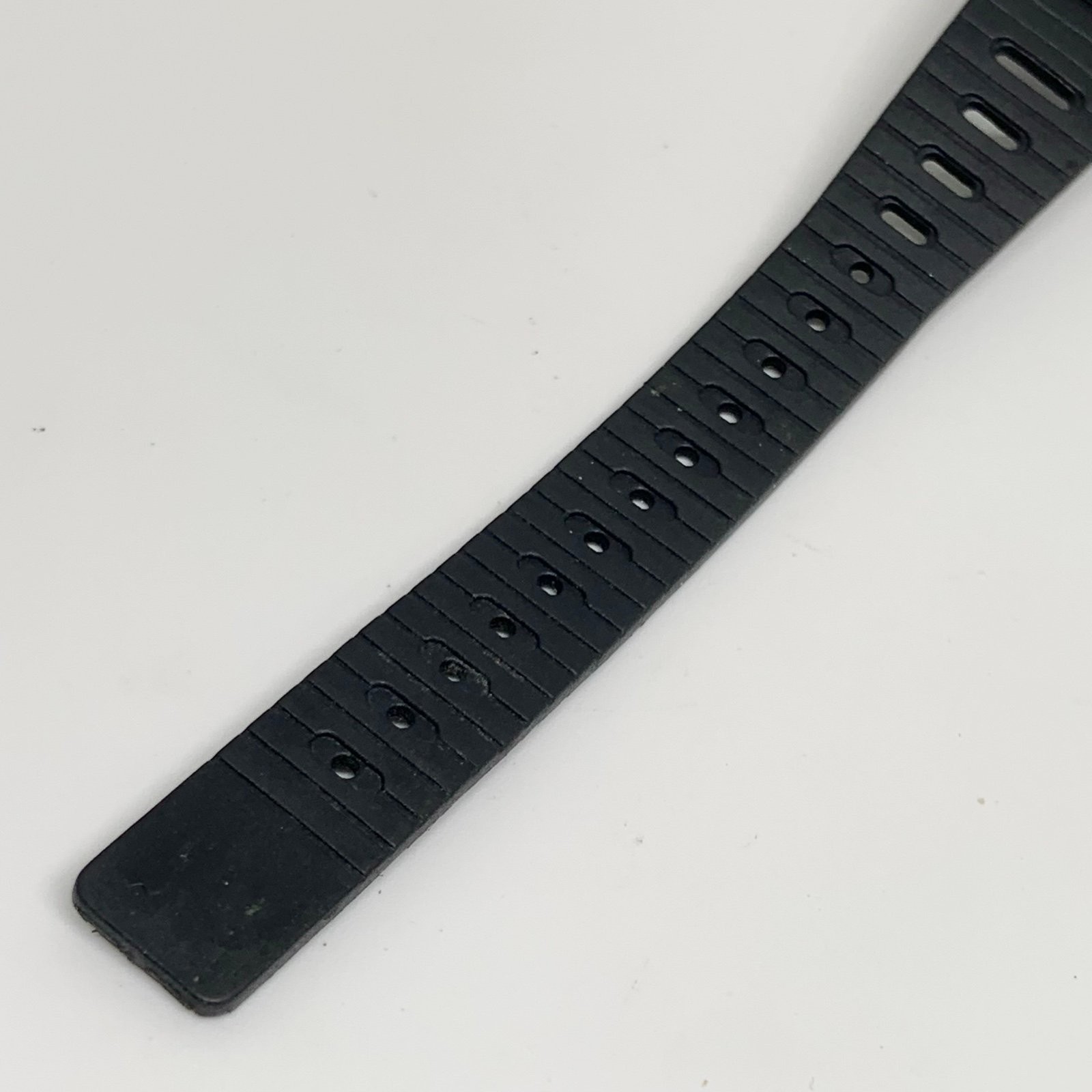 Vintage Oryntex Lcd quartz digital kids/women watch 26mm black tone running
