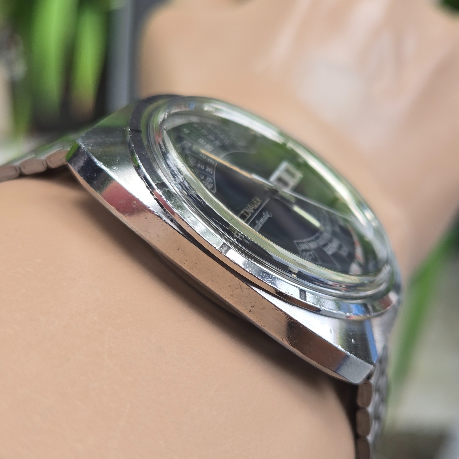 Vintage Wittnauer 2000 Men’s Automatic watch W102 perpetual calendar 1970s