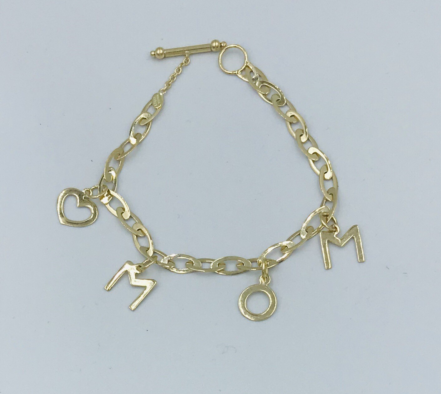 14k Gold 6.3 gram Bracelet LOVE MOM.