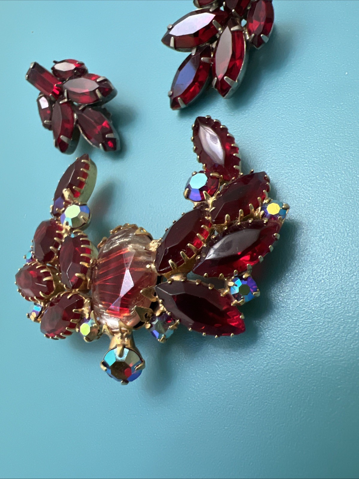 Vintage Juliana Red Rhinestone Brooch & Earrings – Married Set – Crinkle Glass