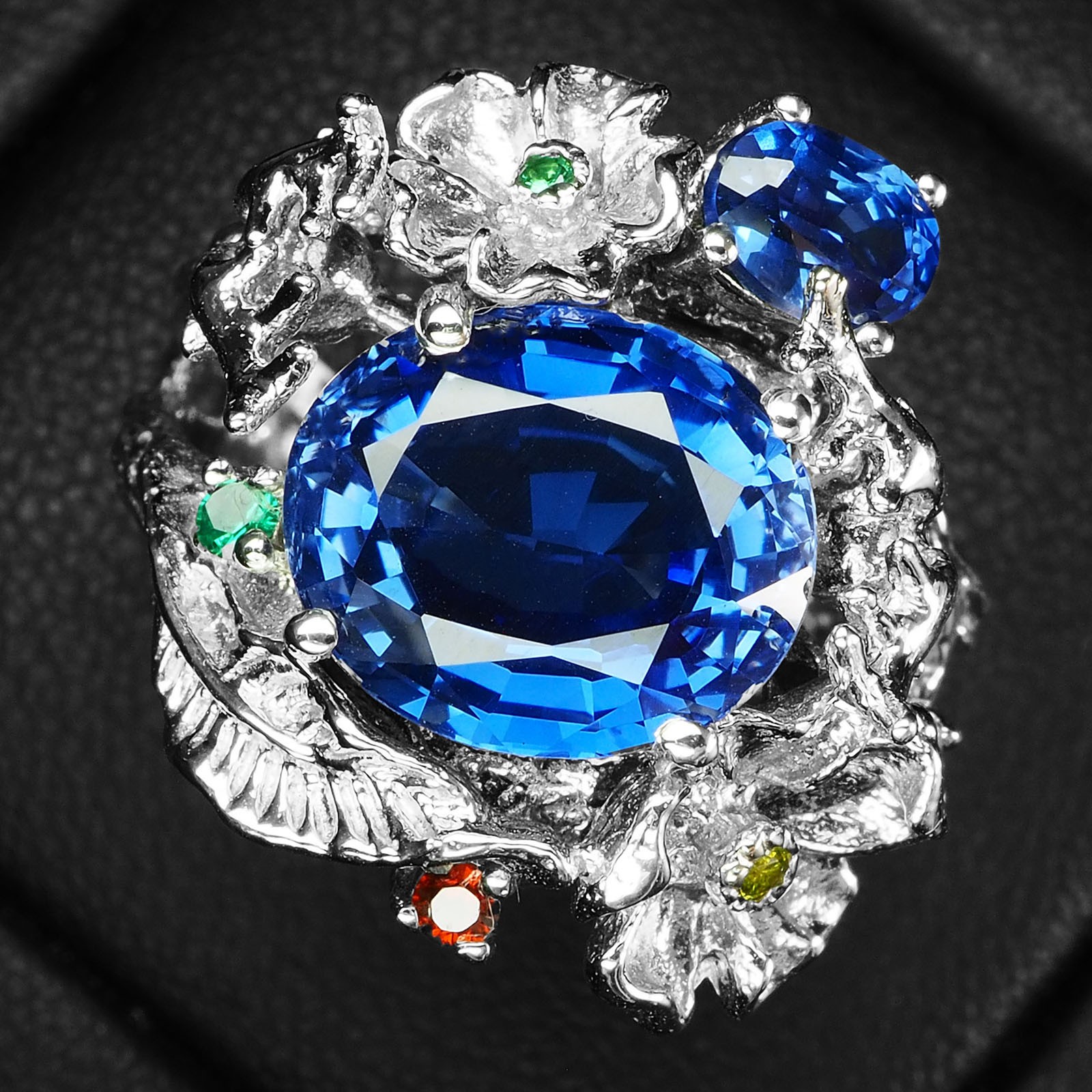 Luxurious Royal Blue Sapphire Oval 7.60Ct 925 Sterling Silver White Gold Rings
