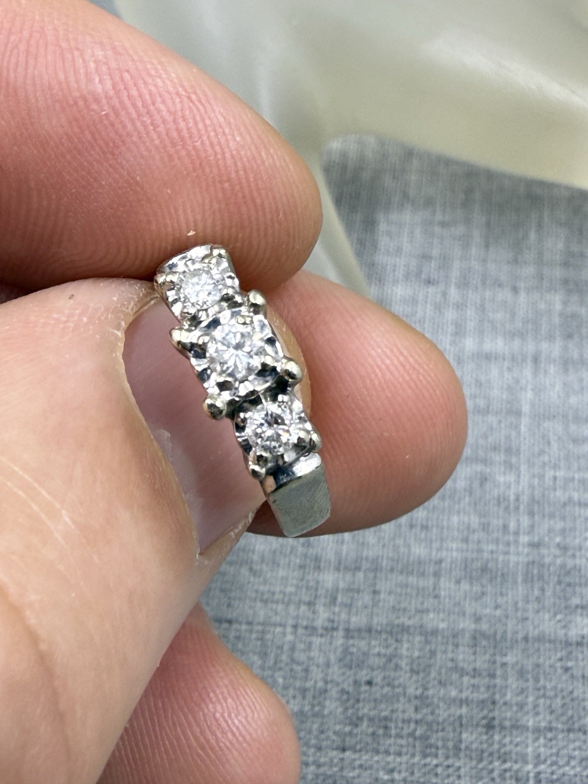 10K White Gold 0.25 ctw Three Diamond Ring Size 5 (3.2 Grams)