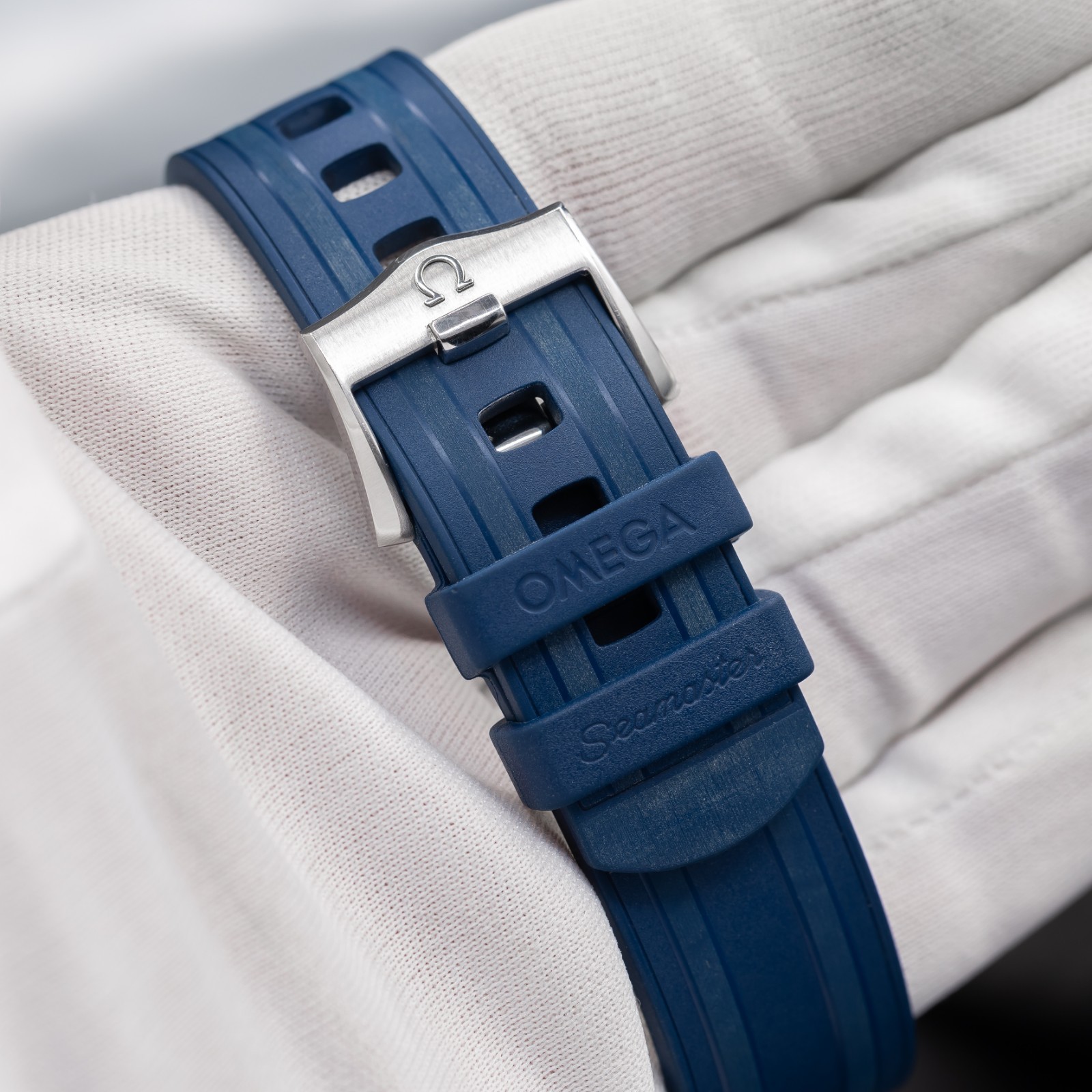 2023 Omega Seamaster Diver Blue Dial | 300M Master – Ref. 210.32.42.20.03.001