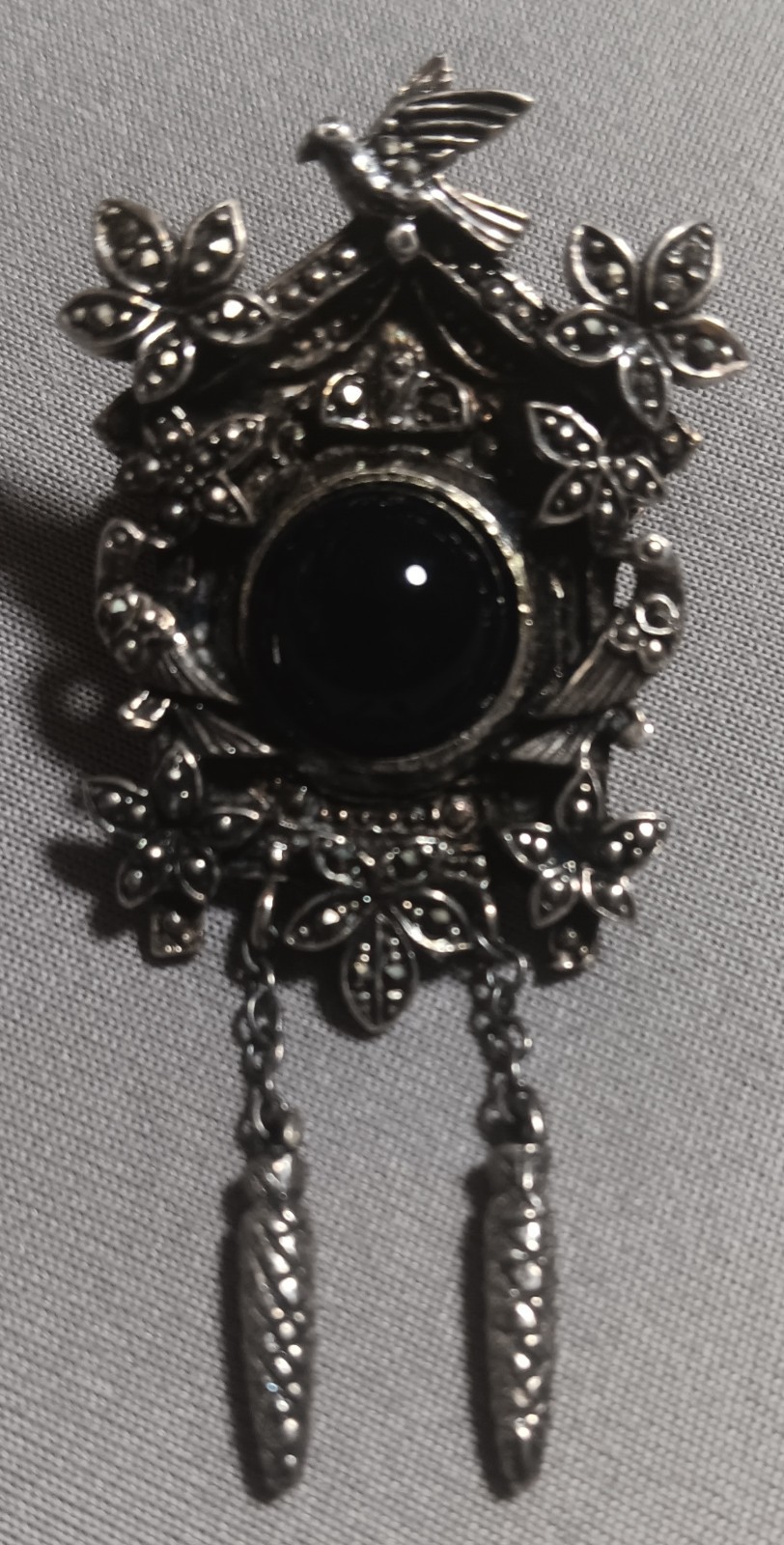 Vtg Sterling Silver Cuckoo Clock Brooch Black Onyx & Marcasite Accents 2-3/8″