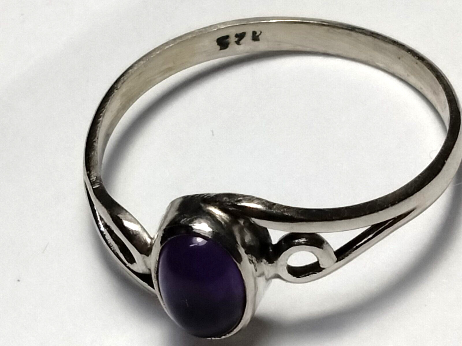 CUTE NATURAL AMETHYST CAB IN TRENDY STERLING SILVER.925 RING SIZE 9.0!