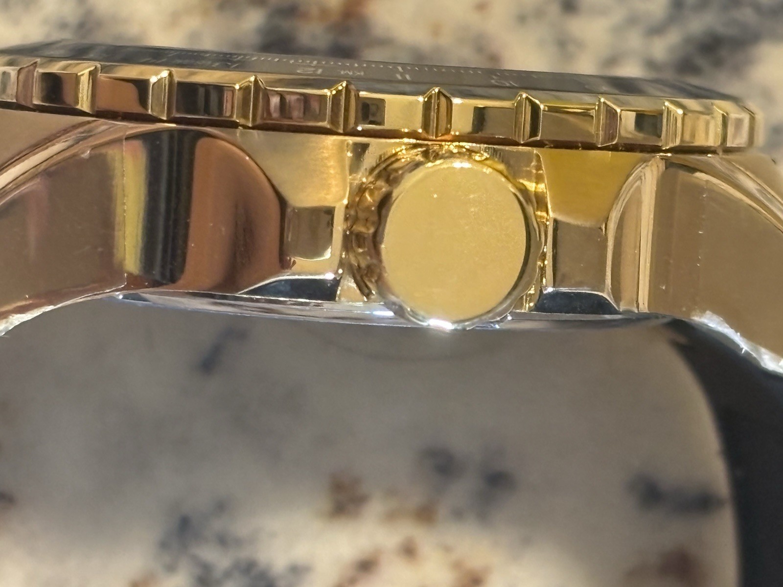 Invicta Aviator Men’s Watch Bundle w/ dive case. See Description for details.