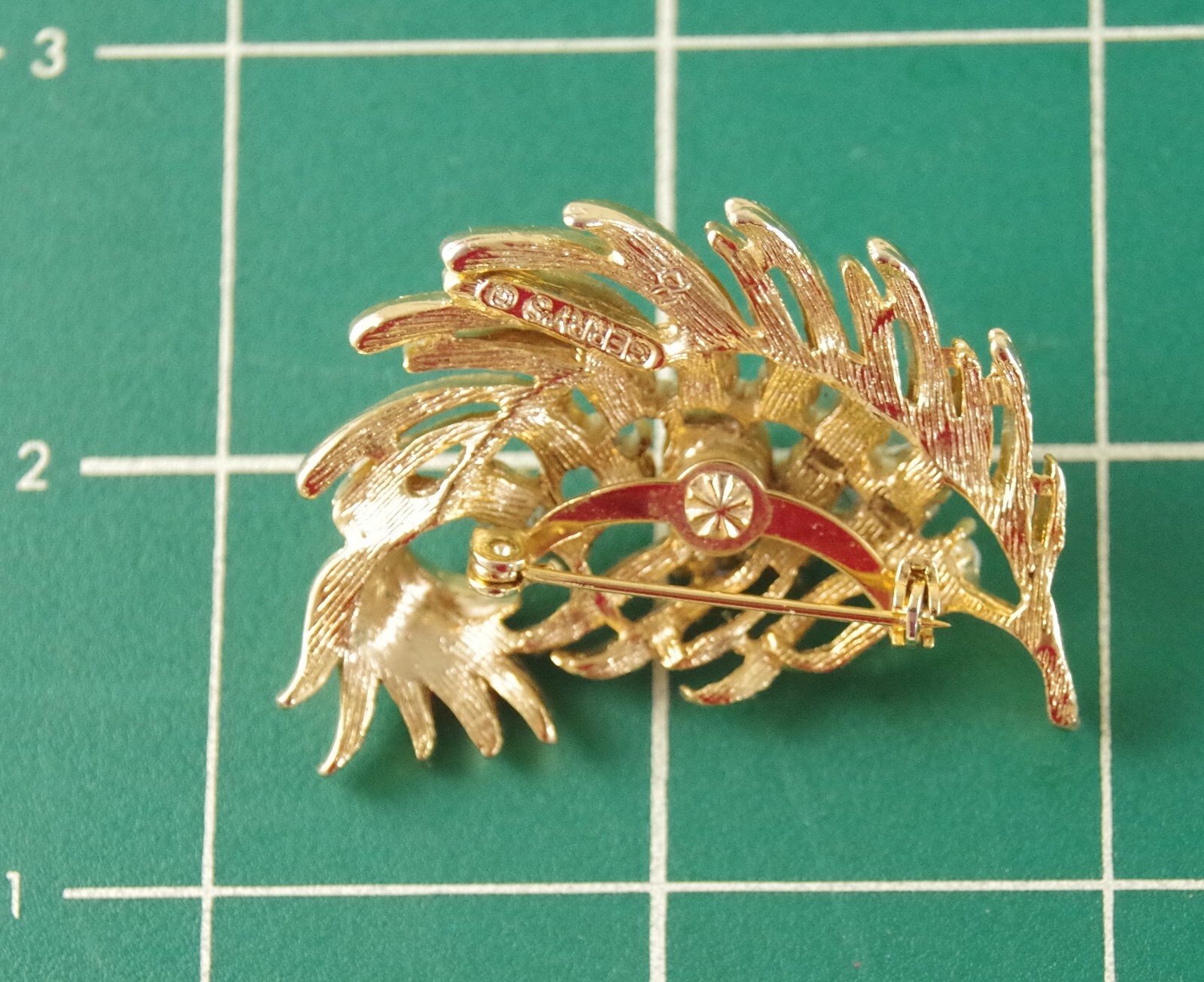 Pretty! VTG 1960’s GERRY’S RHINESTONE & PEARL GOLD FEATHER PLUME LEAF BROOCH PIN