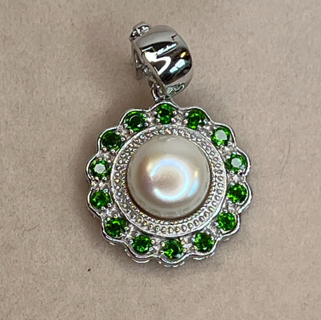 11-11.5mm white cultured pearl w chrome diopside 1.20ctw silver enhancer NEW
