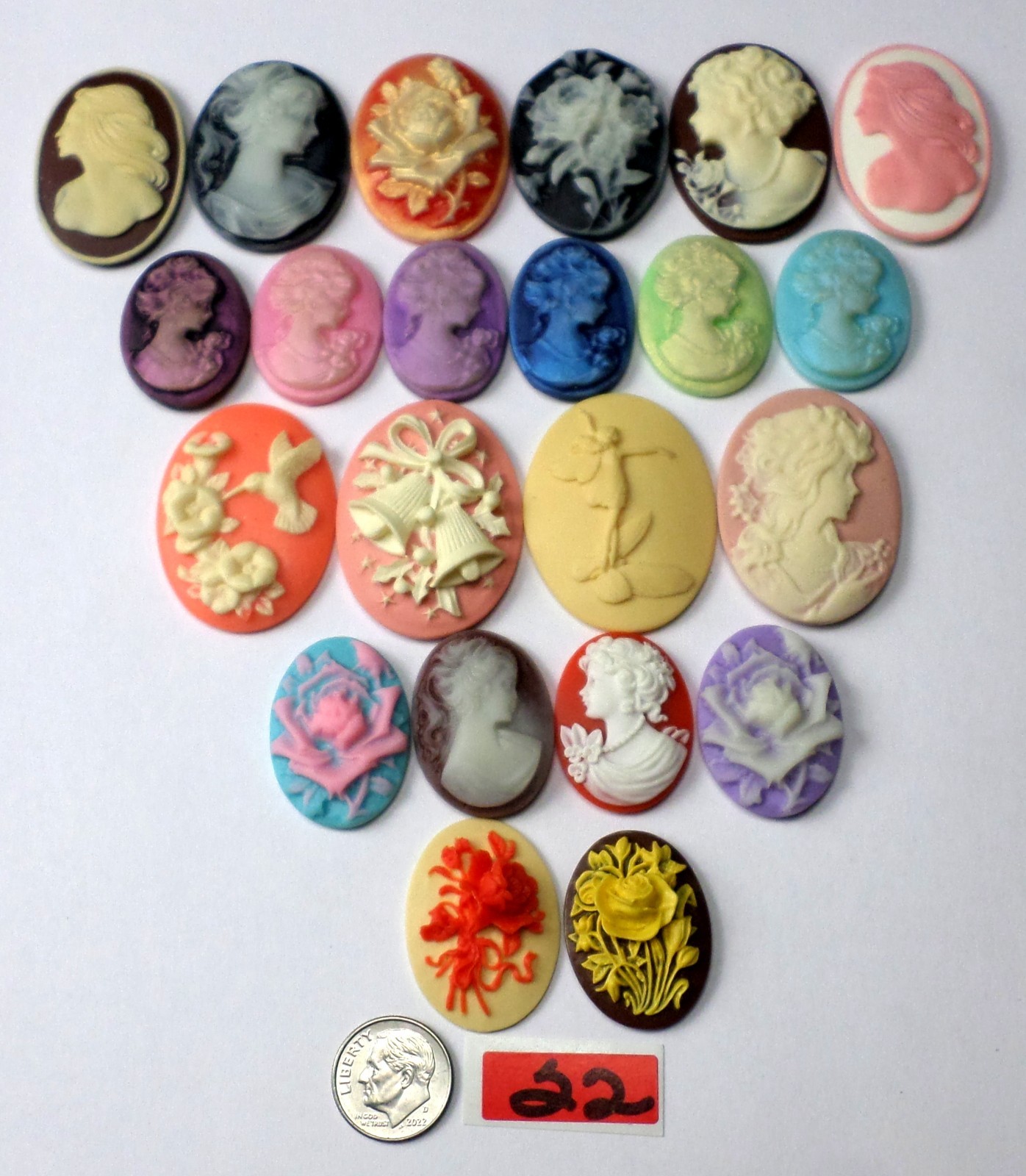 22 of 27-40mm Mixed Lot of Vintage Oval Women Floral Fairies Cameos Cabochons