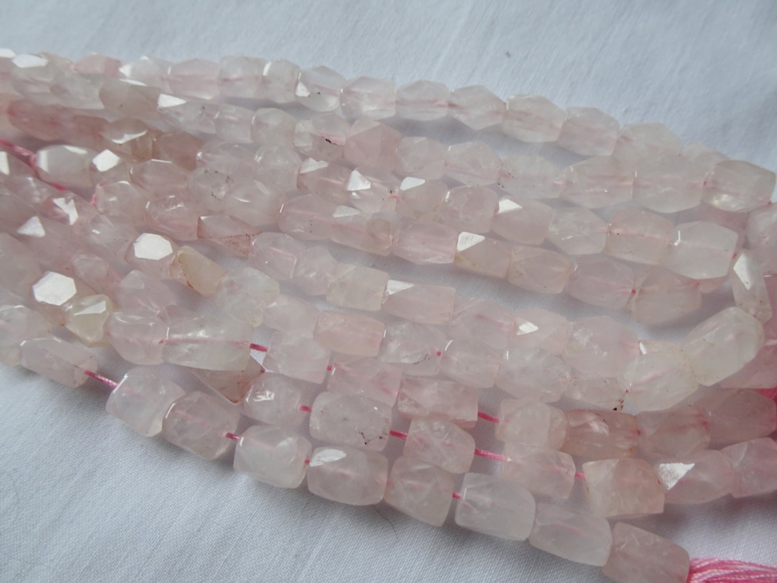 13 3/4″ Strand Natural Rose Quartz Faceted Cube 6-9mm Lng Stone Beads A385 DNG
