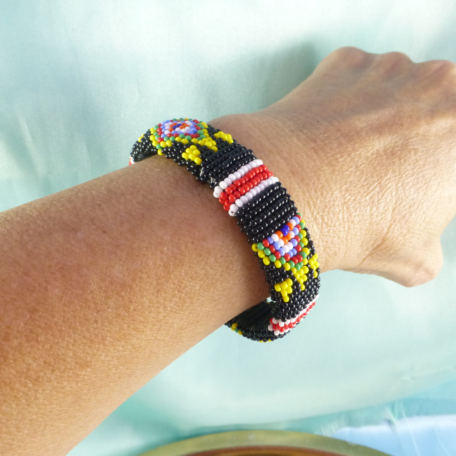 Pretty Southwestern Style Beaded Bangle Bracelet Black Yellow Red Multi Color