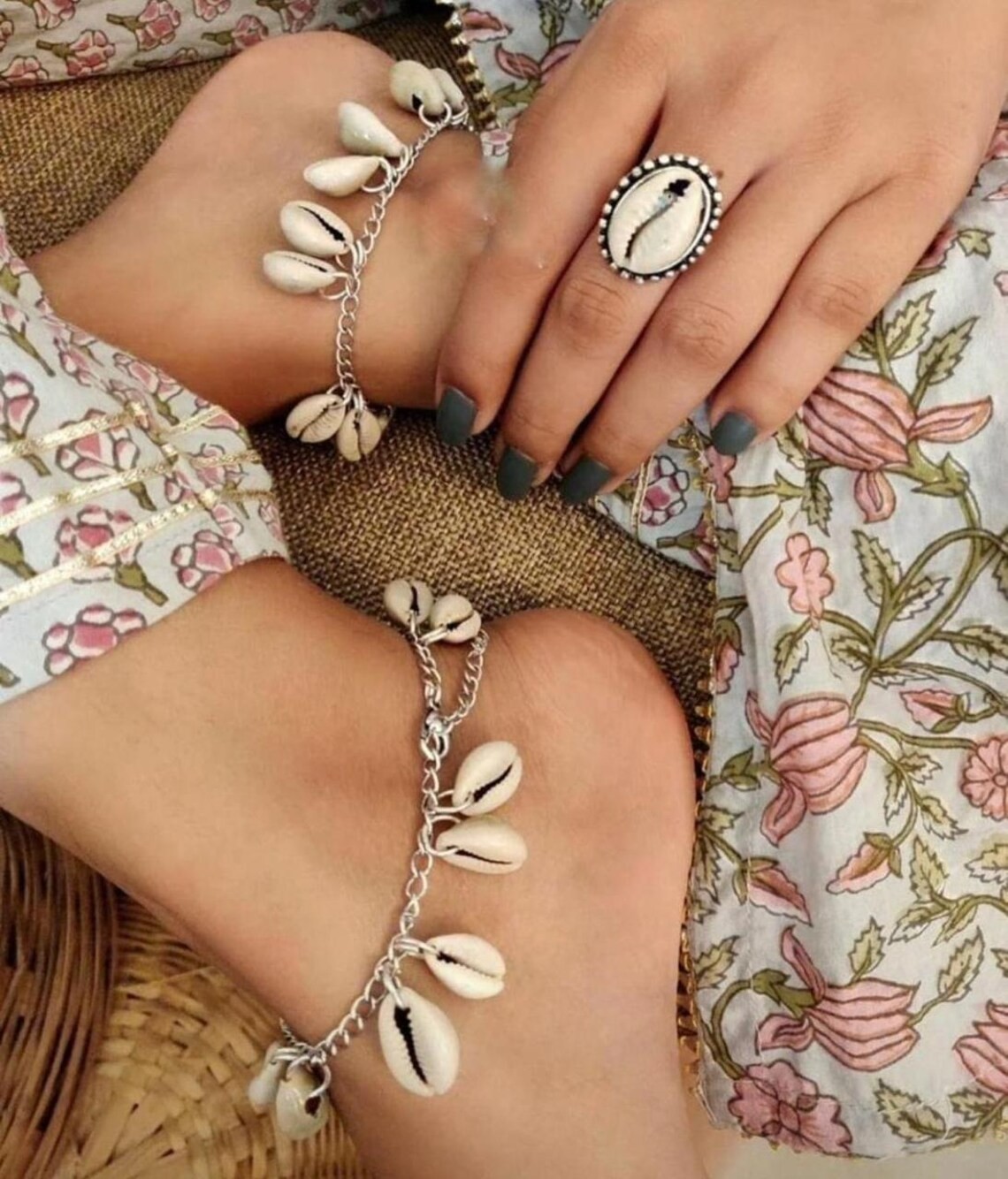 Boho Cowrie Shell Anklet Beach Anklet Silver Chain Anklet Women Foot Jewelry
