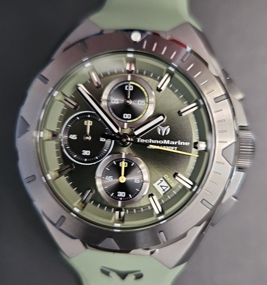TechnoMarine Ocean Victory Quartz W/Case – 41mm, Black/Olive TM-318139 NIB