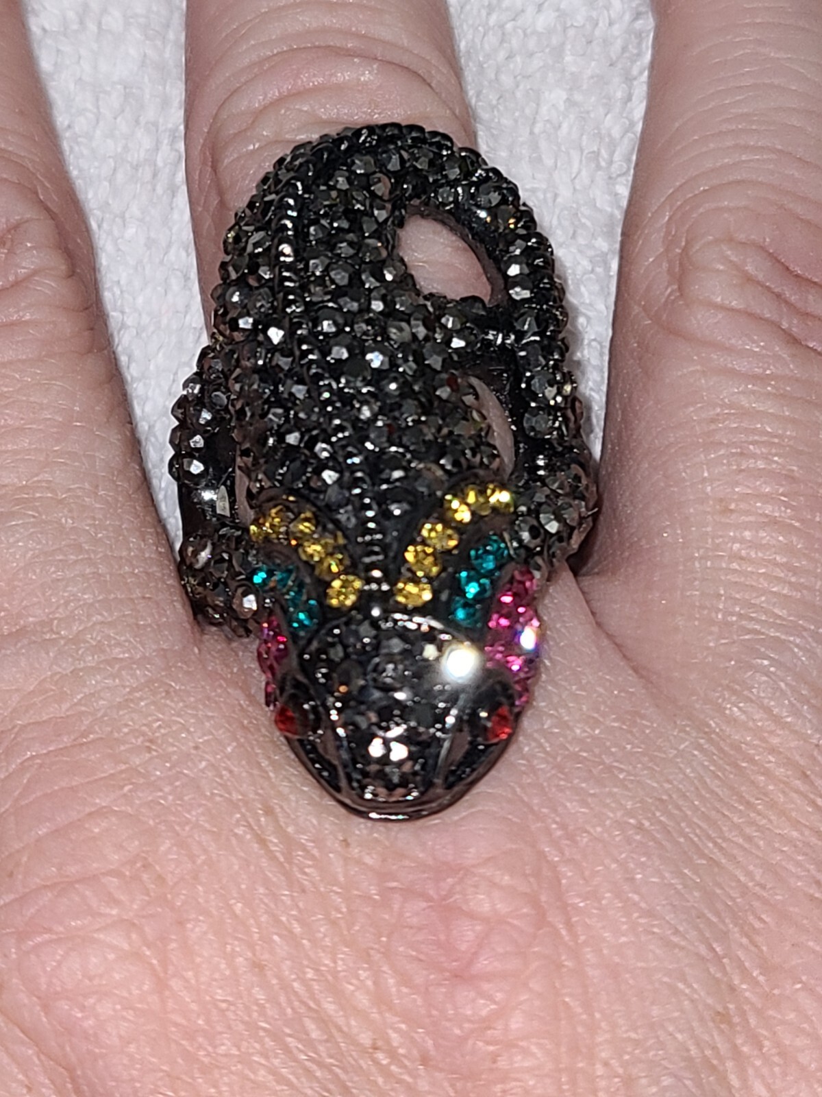 SPRING STREET COLORFUL RHINESTONE LIZARD GECKO REPTILE STRETCH RING