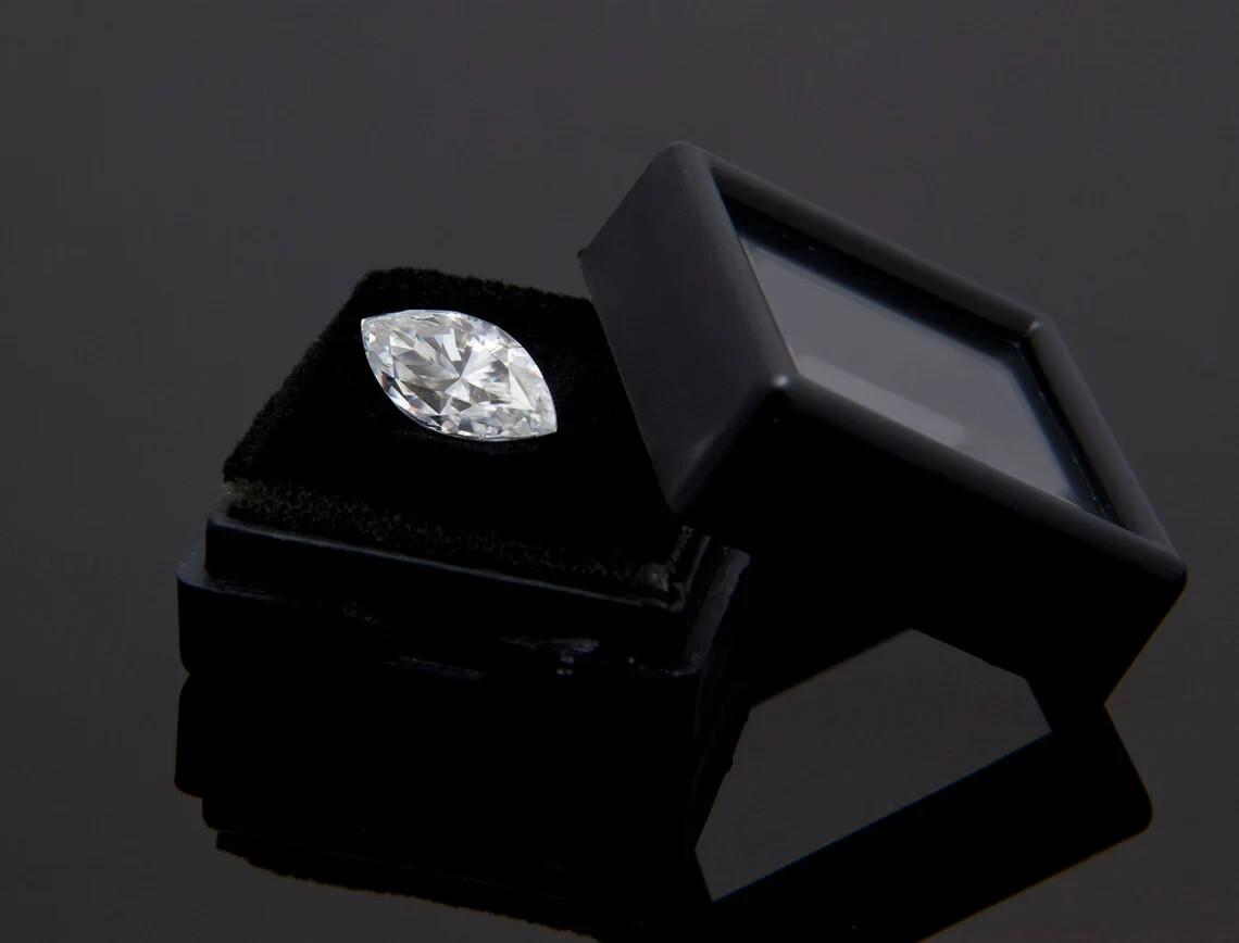 Stunning 1 CT Certified Natural White Diamond – Marquise Cut, VVS1 D Grade H15