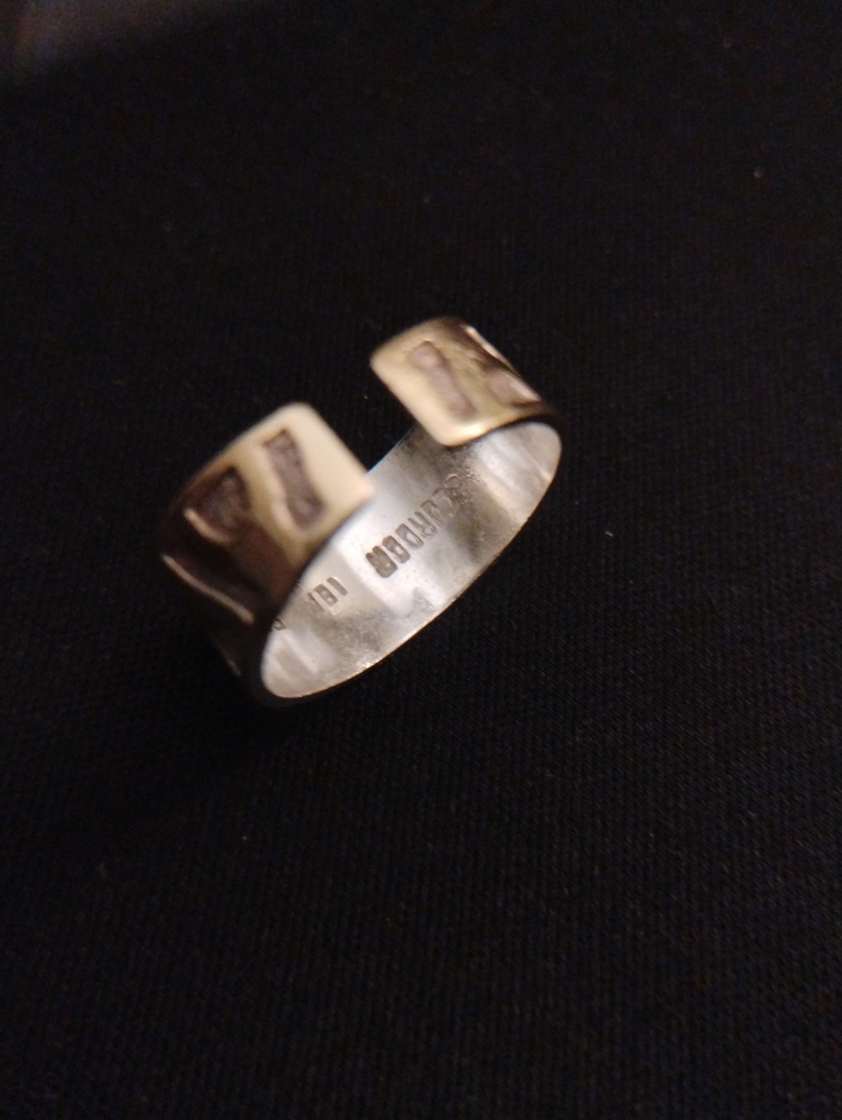Vintage 18K Gold and Palladium Alien Petroglyph Annunaki Mens Ring Size 9.5