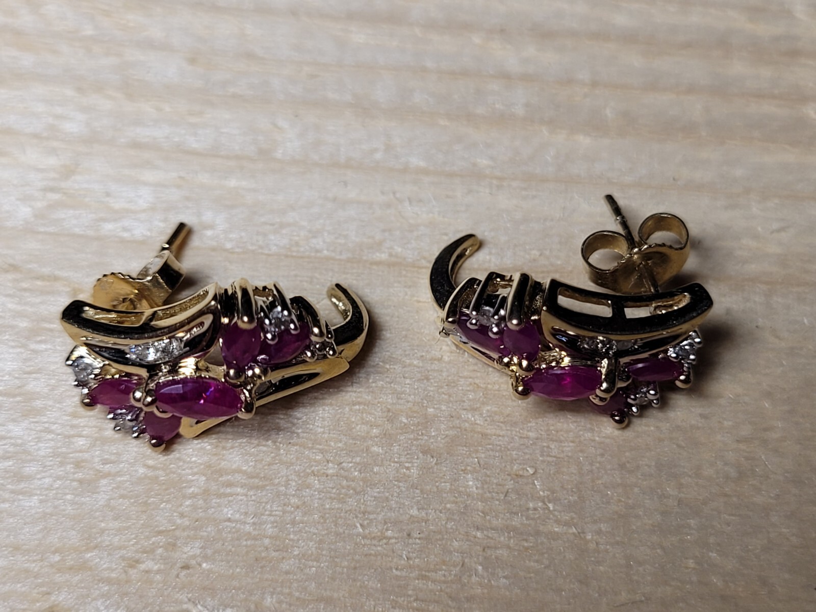 10kt Yellow Gold Ruby And Diamond Earrings Stamped IKG I-4562