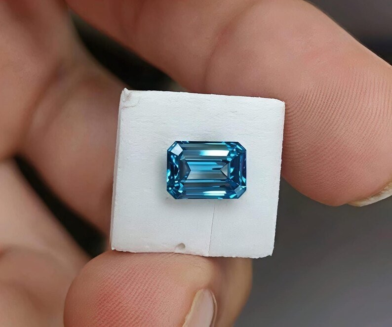 2Ct Fancy Green Moissanite Diamond Loose 5x7mm Emerald Cut VVS1 Gemstone 2 pcs