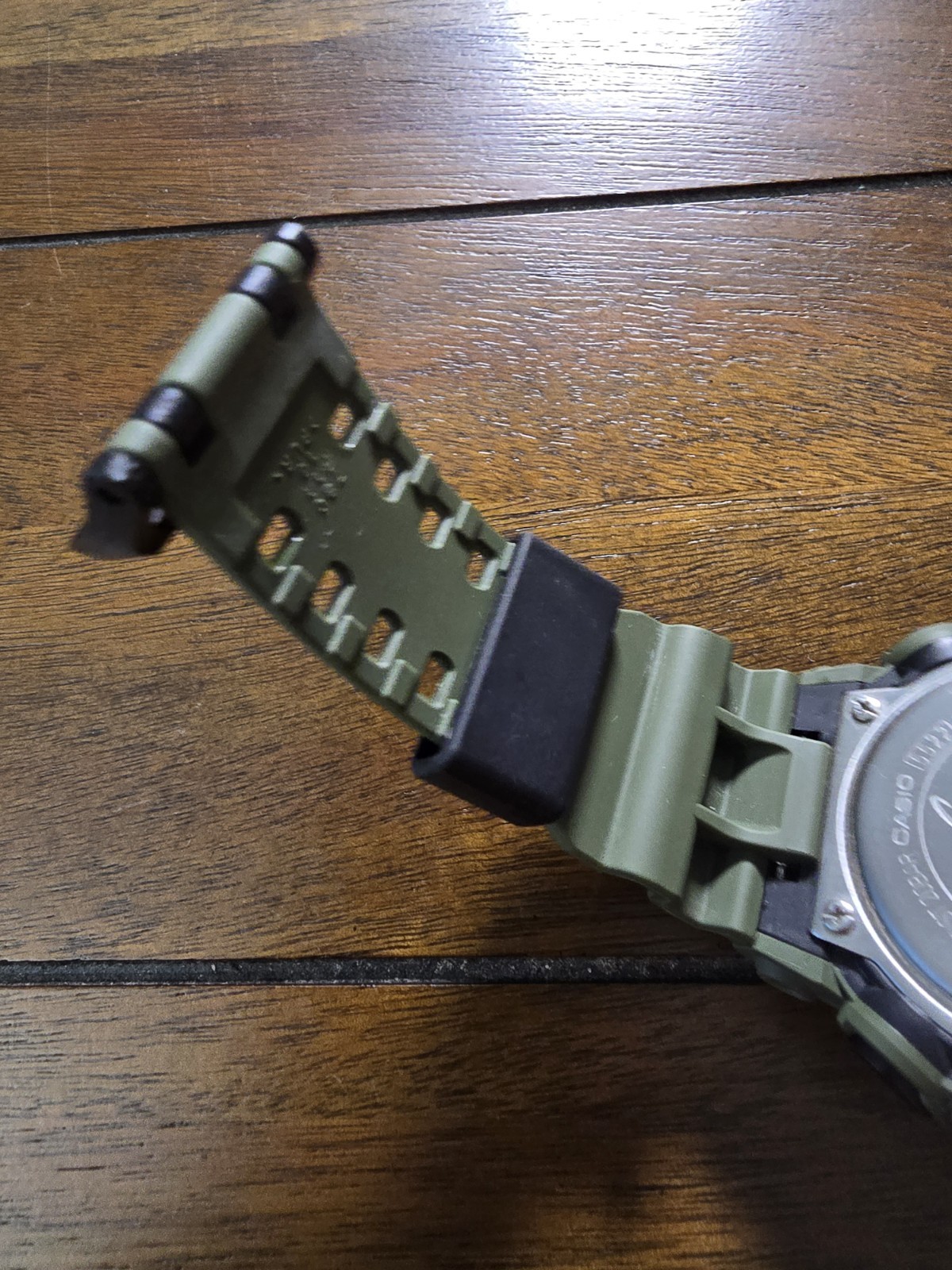 Casio G-Shock GA-700CM-3A Camo Green Ana-Digi 200M Men’s Watch Runs Great