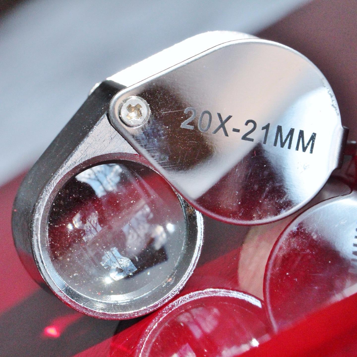 One(1) Jeweler’s loupe 20x magnifier 20x21mm in box and case