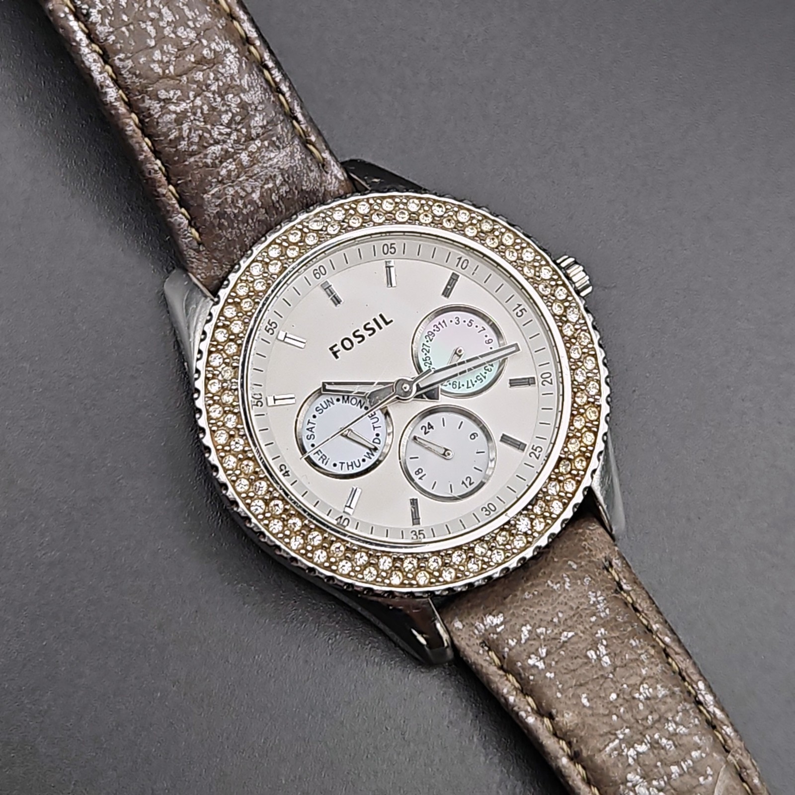 Fossil ES2995 Womens Brown Leather Analog Silver Dial Quartz New Battery