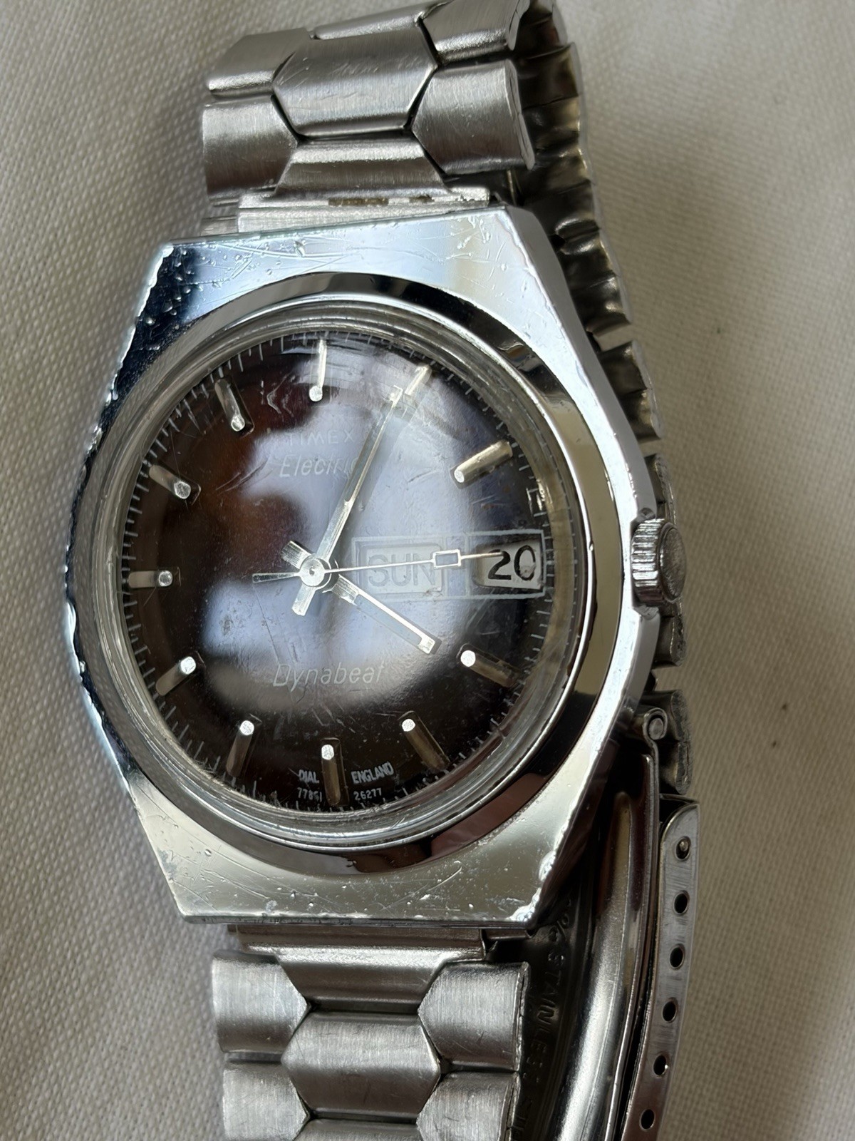 Vintage 1977 Timex Electric Dynabeat 26277 Maroon Dial Watch Runs