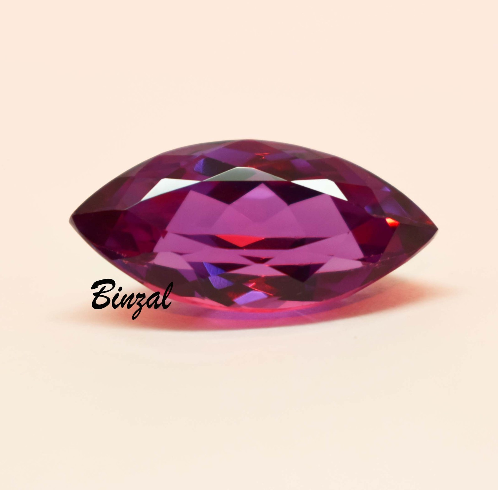 Natural Stunning 20‑22 Ct Marquise Cut Alexandrite Natural Color Change Gemstone