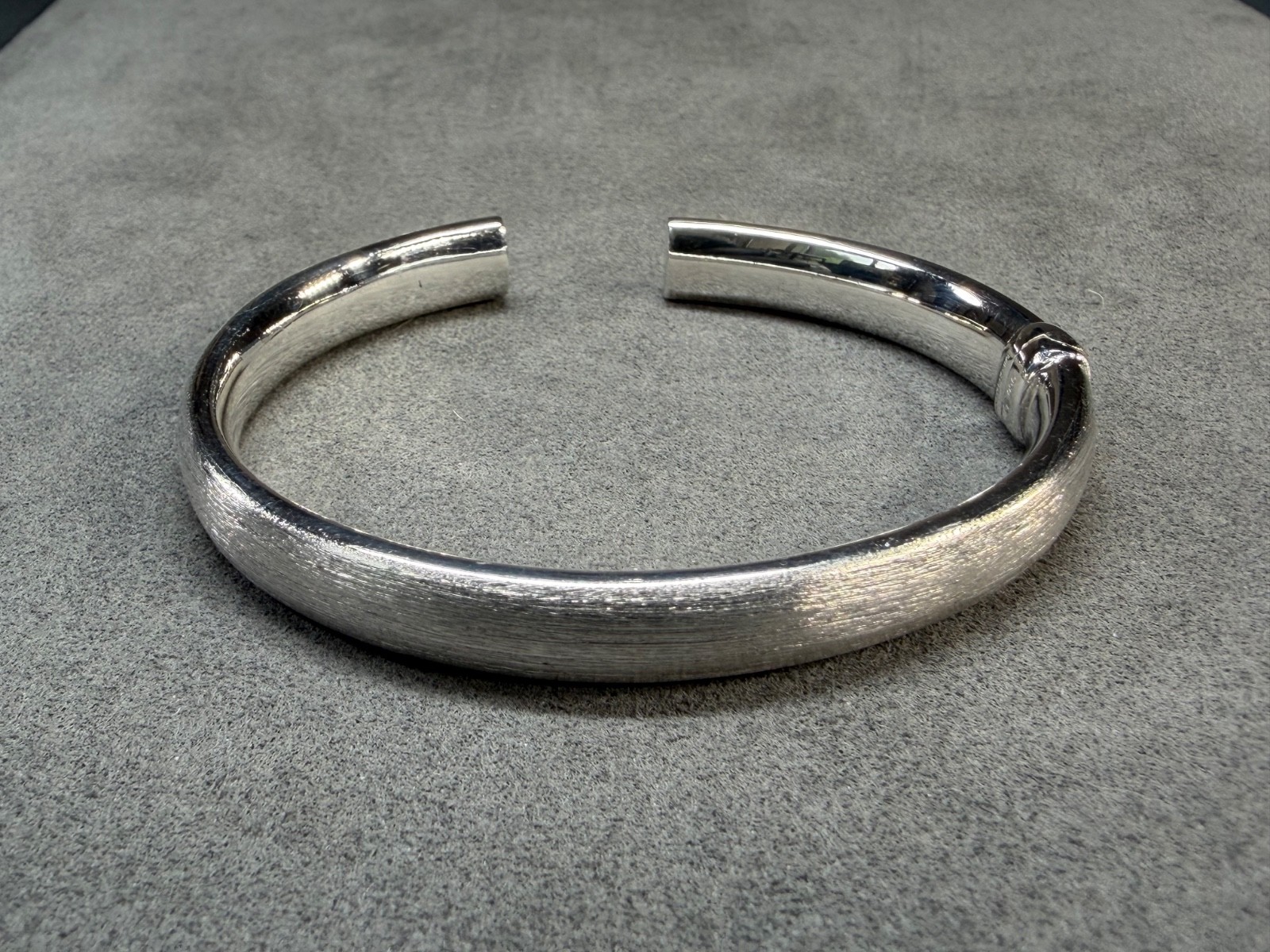 VINTAGE MILOR ITALY 950 Ultrafine Silver Textured Hinged Bracelet 6.75inch / 51g