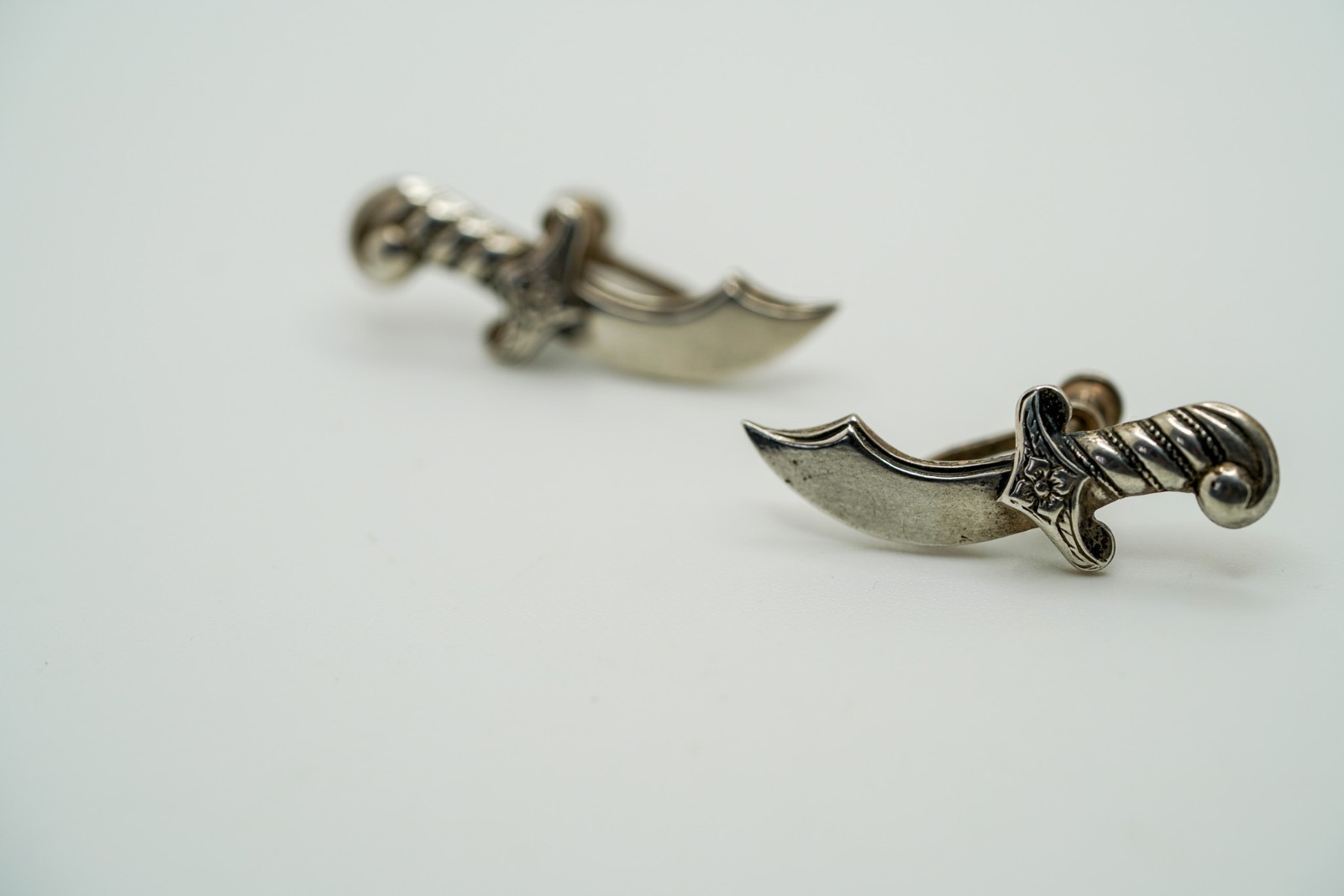 Antique Sterling Silver Dagger Sword Screw Back Earrings 3cm JB36