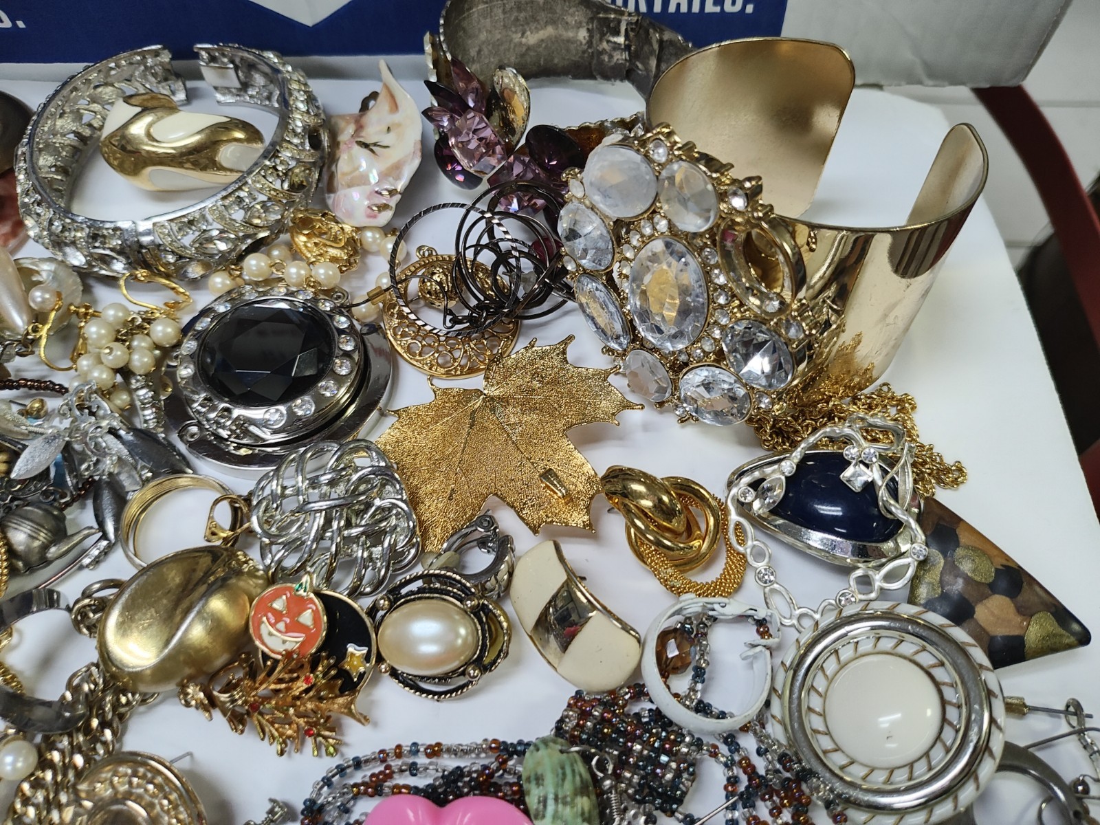 Huge Estate Junk Jewelry Lot 7lbs Earrings Screw Back Clip On Etc (Read Desc.)