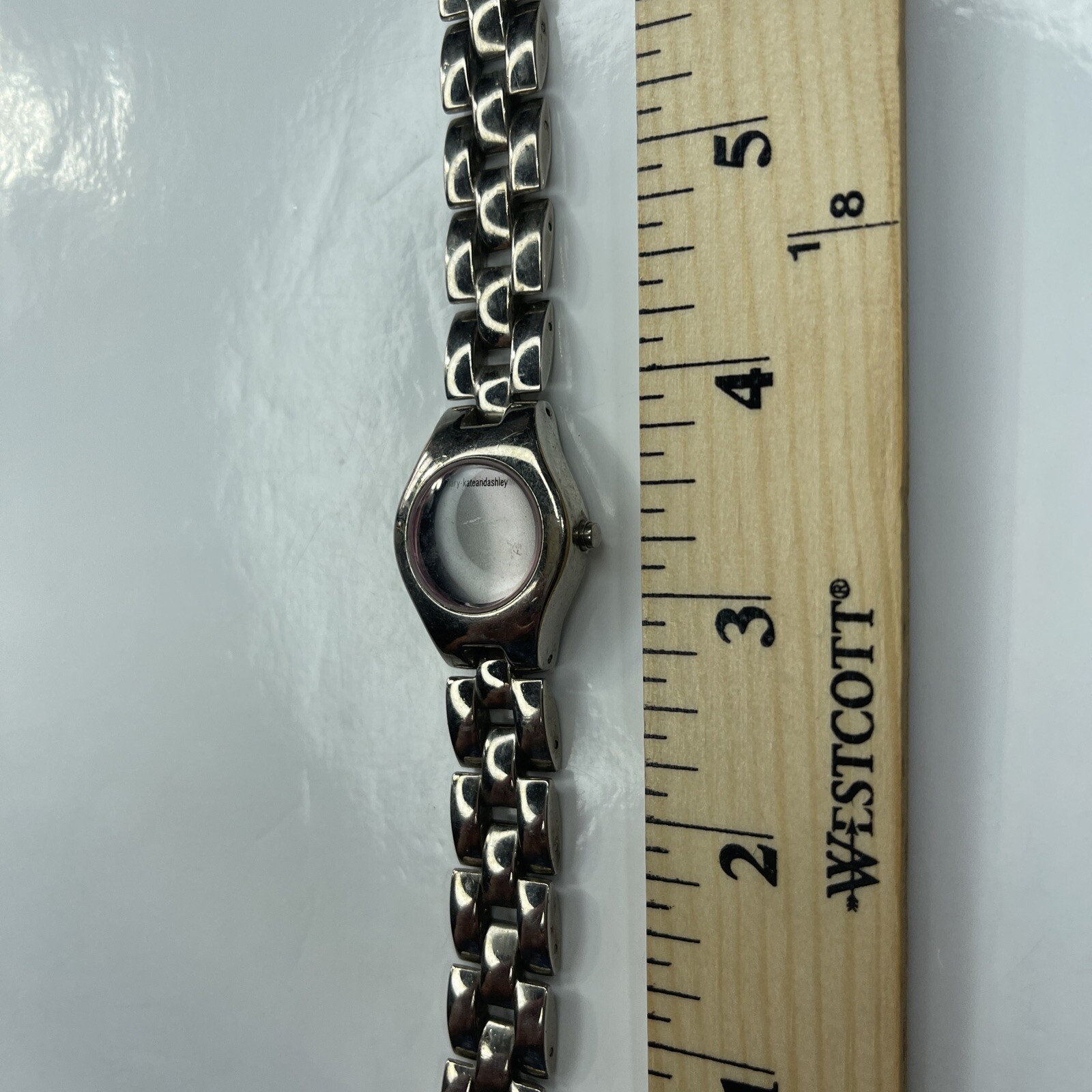 E Mary Kate & Ashley Ladies Silver 2001 Retro MKA07B LCD Stainless Untested