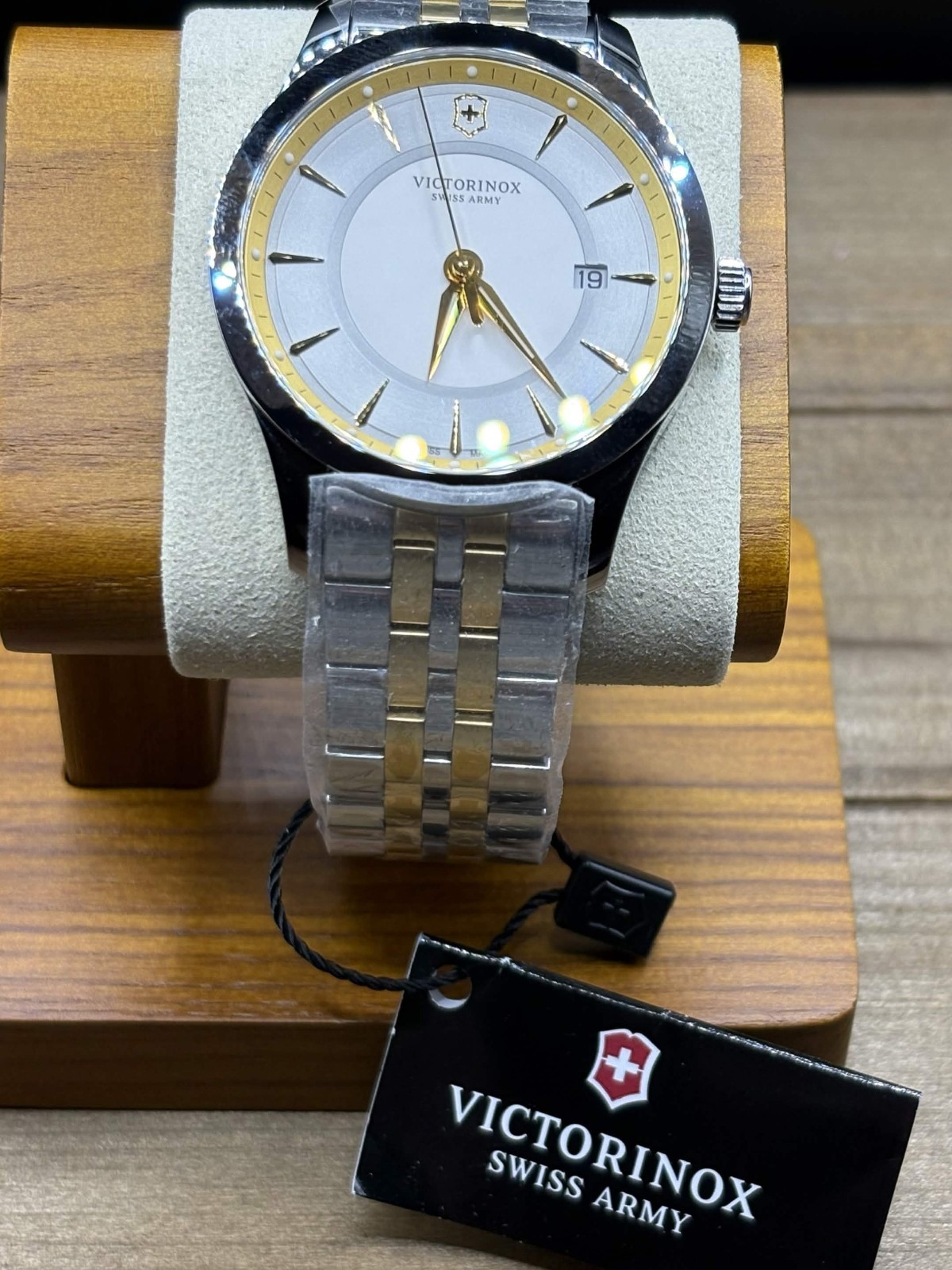 Victorinox Swiss Army Men’s Watch Alliance Quartz Two Tone Bracelet 241803