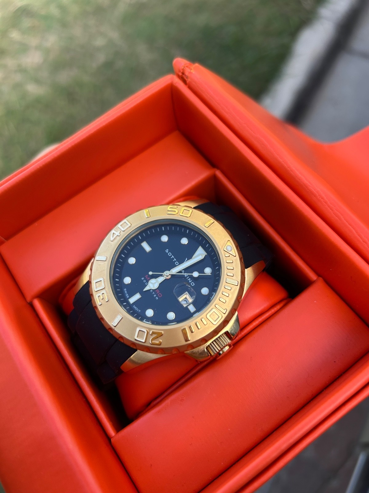Gold and Black Sottomarino Watch in Mint condition/Fully functional w/ new bttry
