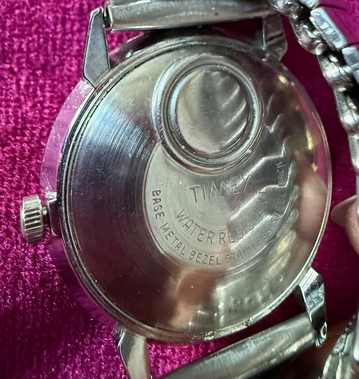 VINTAGE 1970’S TIMEX ELECTRIC DYNABEAT, SILVER/BLUE DIAL, VINTAGE BAND, RUNNING