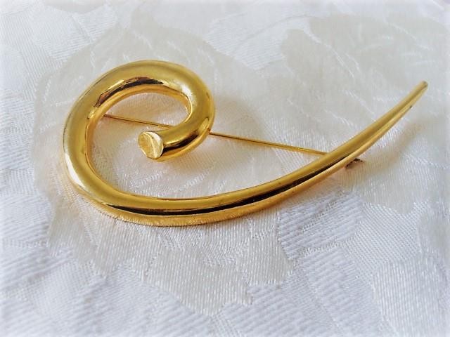 Huge Vintage Gold Tone Swirl Pin Brooch 2 x 4 1/8 In. KJ
