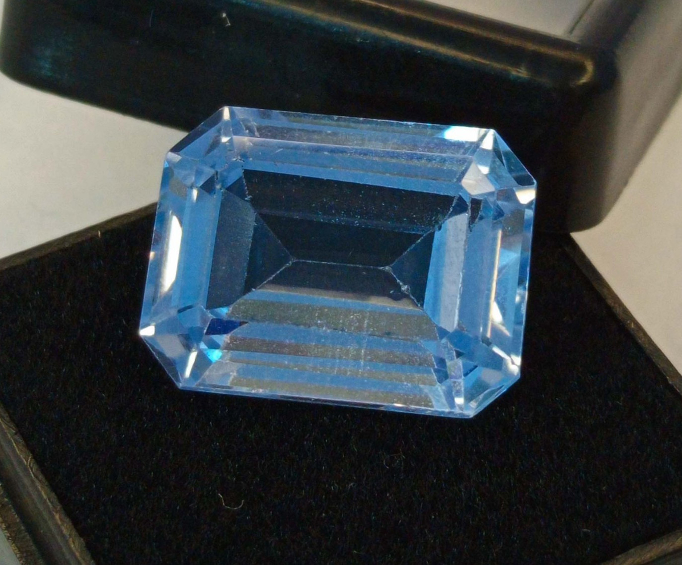 Blue Emerald Cut 15-17 Carat Natural Certified Aquamarine Loose Gemstone RK292