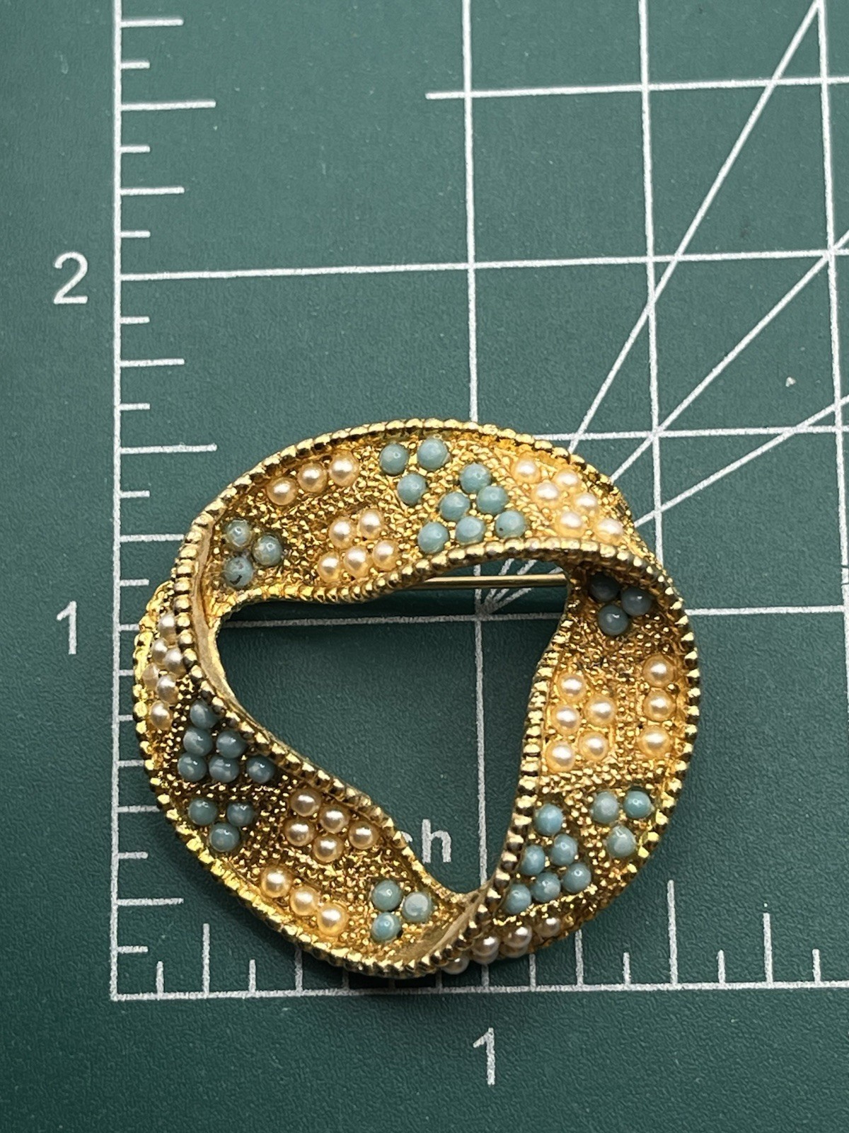 Vintage infinity ribbon brooch with turquoise beads Gold-tone Southwest READ
